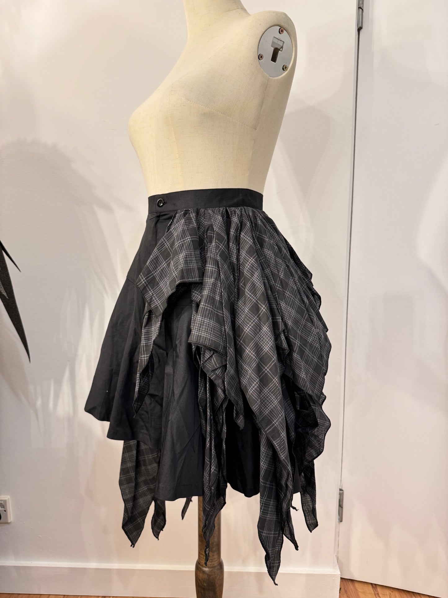 Black Peace Now Irregular Plaid Skirt