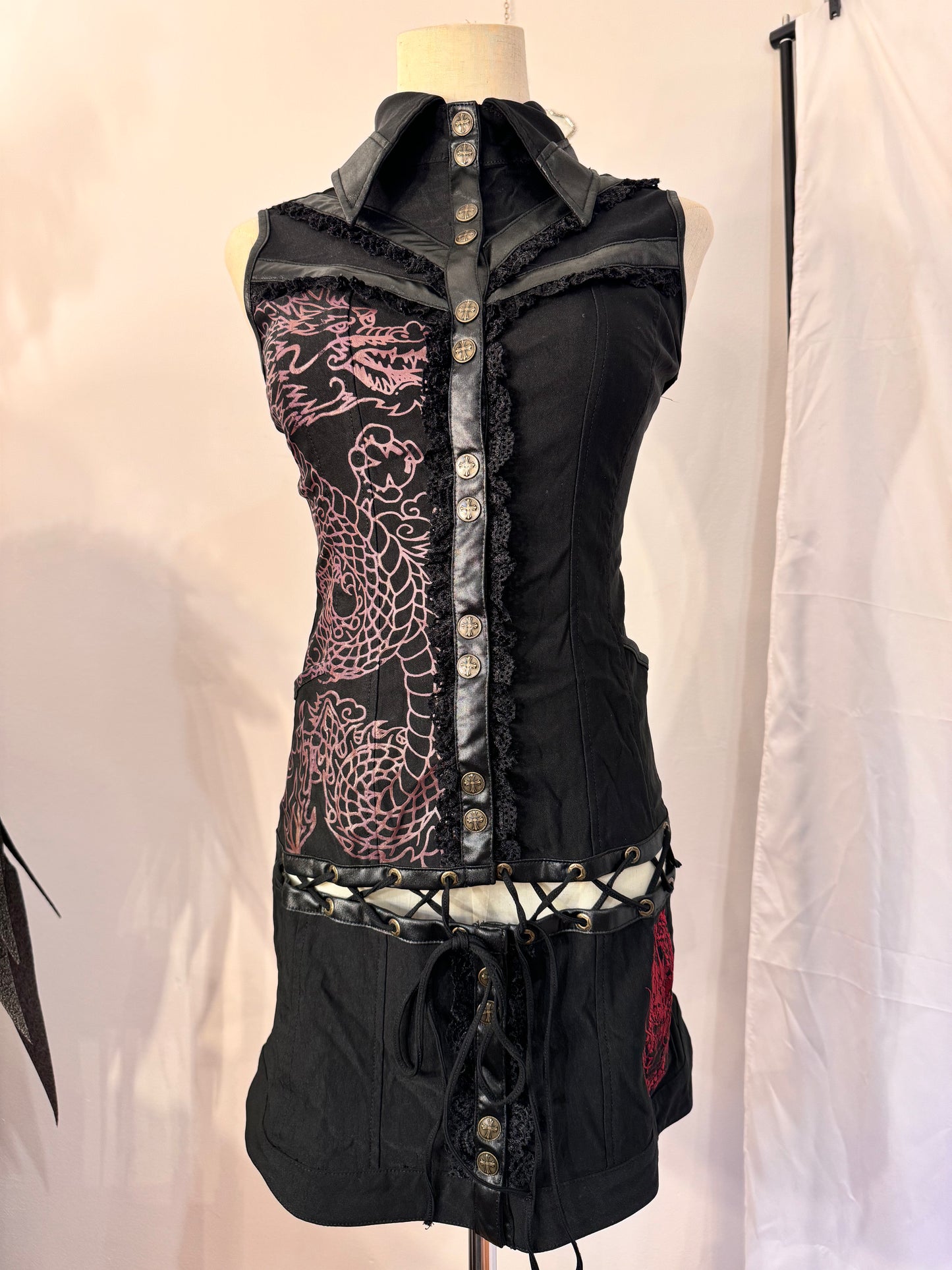 h.Naoto Dragon Print Sleeveless Dress