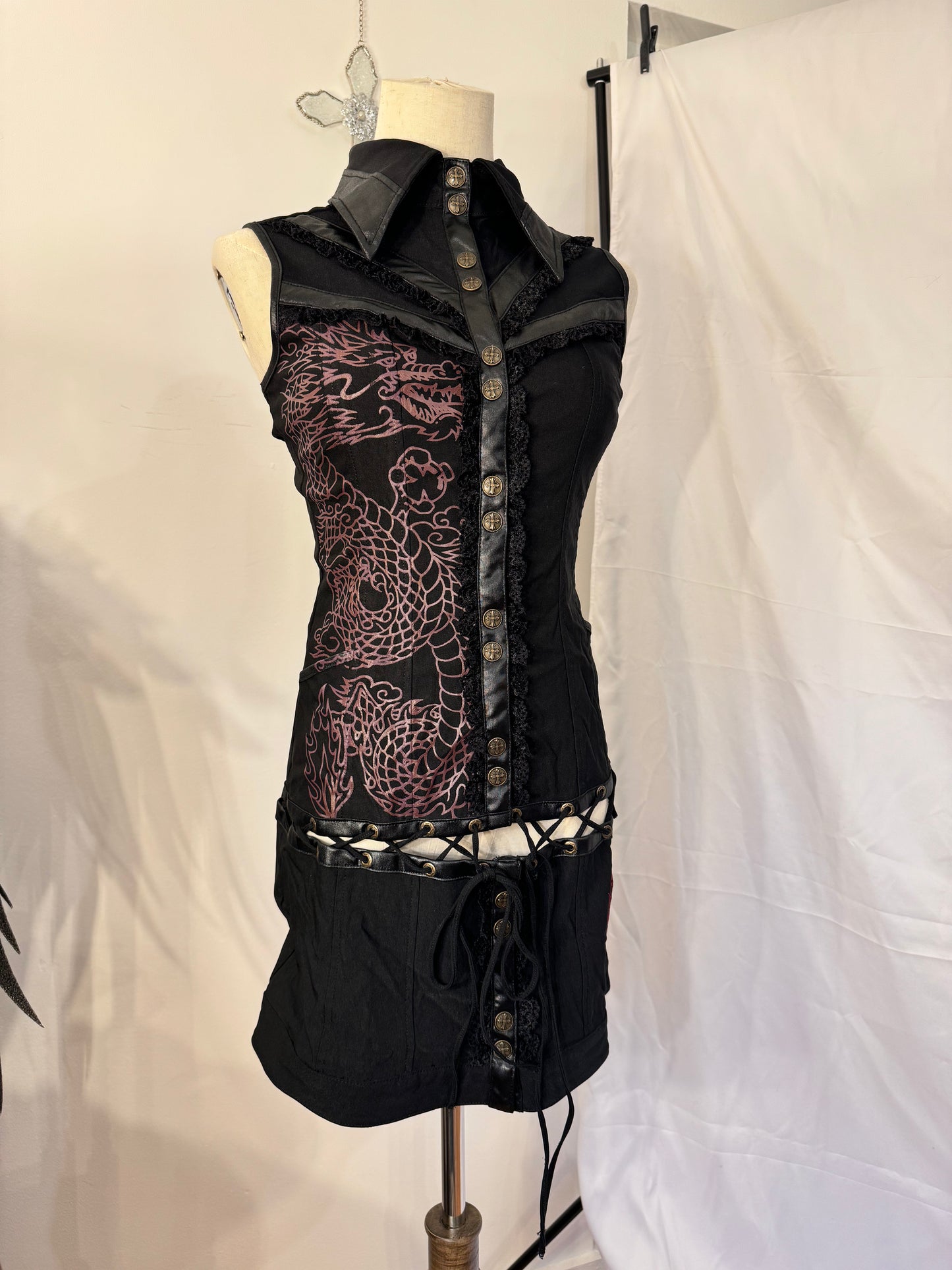 h.Naoto Dragon Print Sleeveless Dress