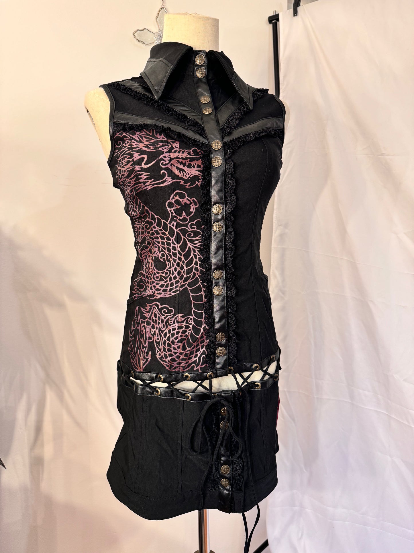 h.Naoto Dragon Print Sleeveless Dress