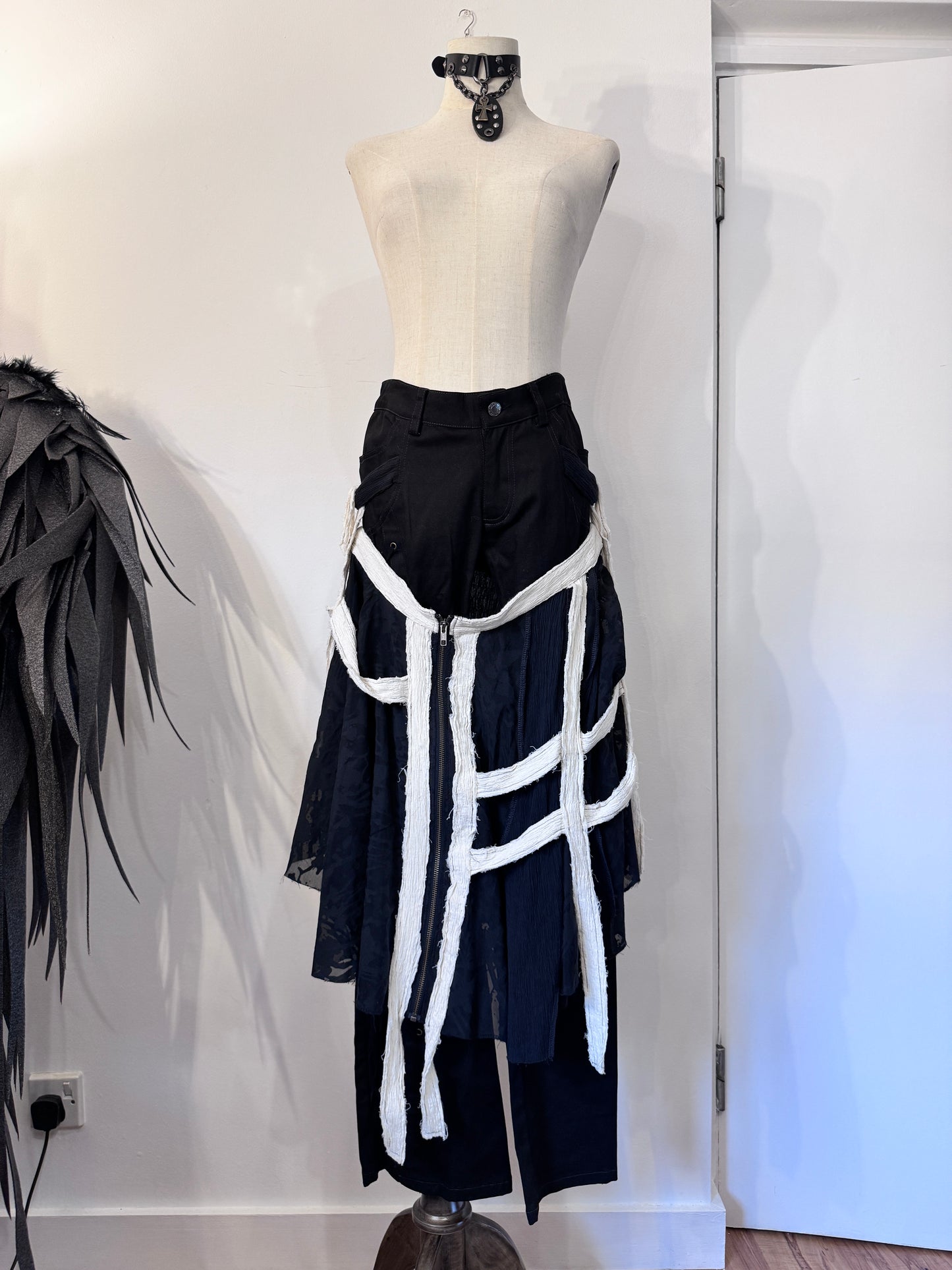 h.Naoto Lace-Up Pants with Detachable Skirt