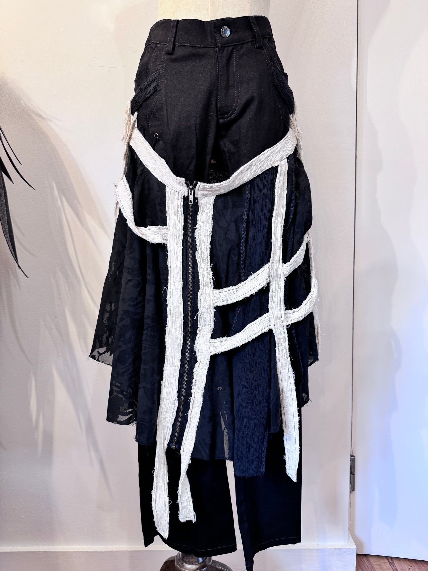 h.Naoto Lace-Up Pants with Detachable Skirt