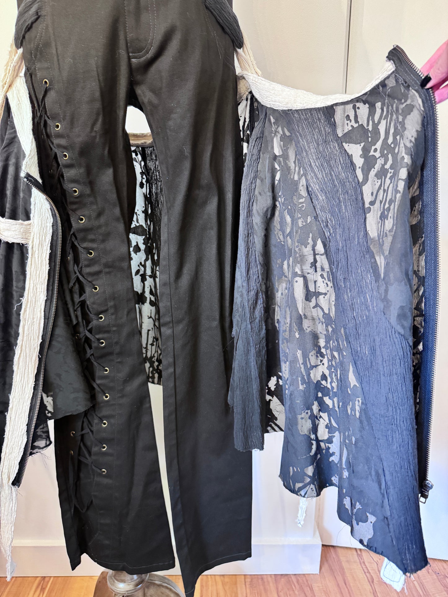 h.Naoto Lace-Up Pants with Detachable Skirt