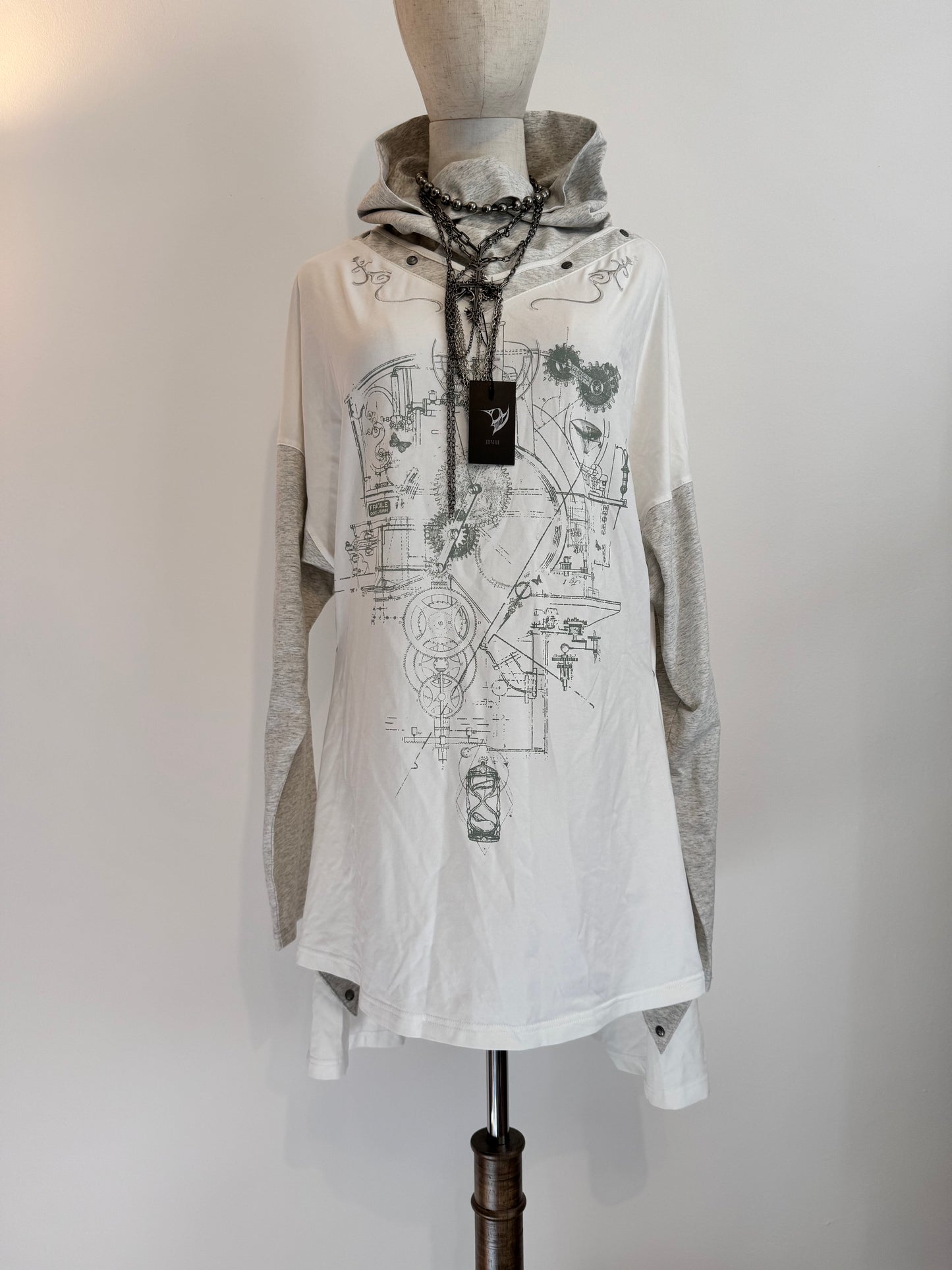 OZZ ON Gear Print High-Neck Top