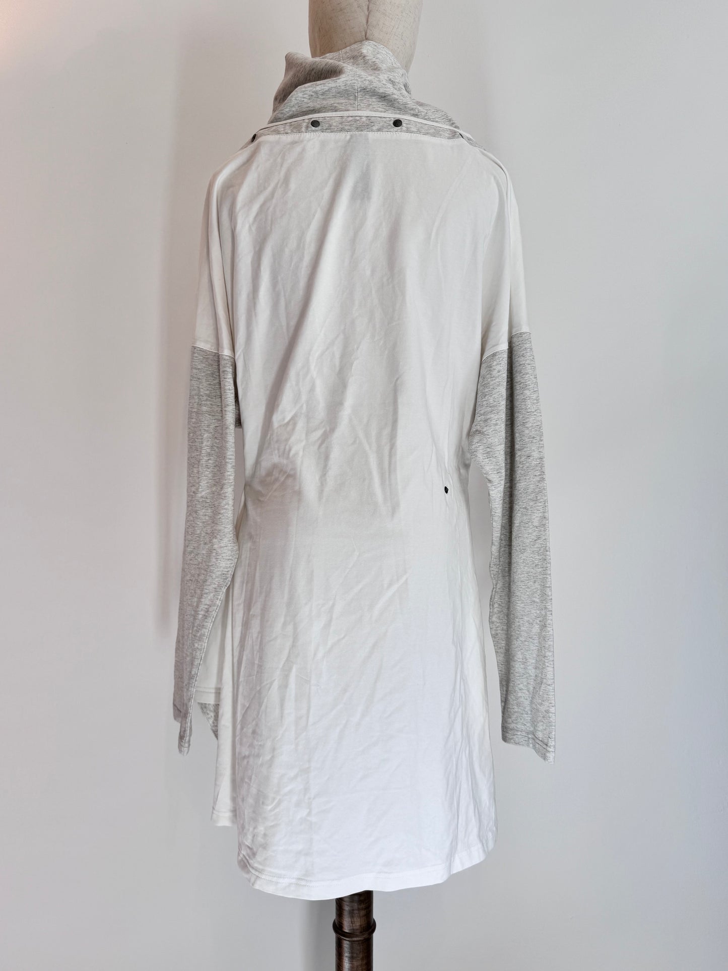 OZZ ON Gear Print High-Neck Top