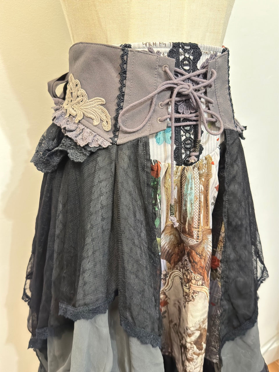 OZZ ON Floral Print 2-Layers Skirt