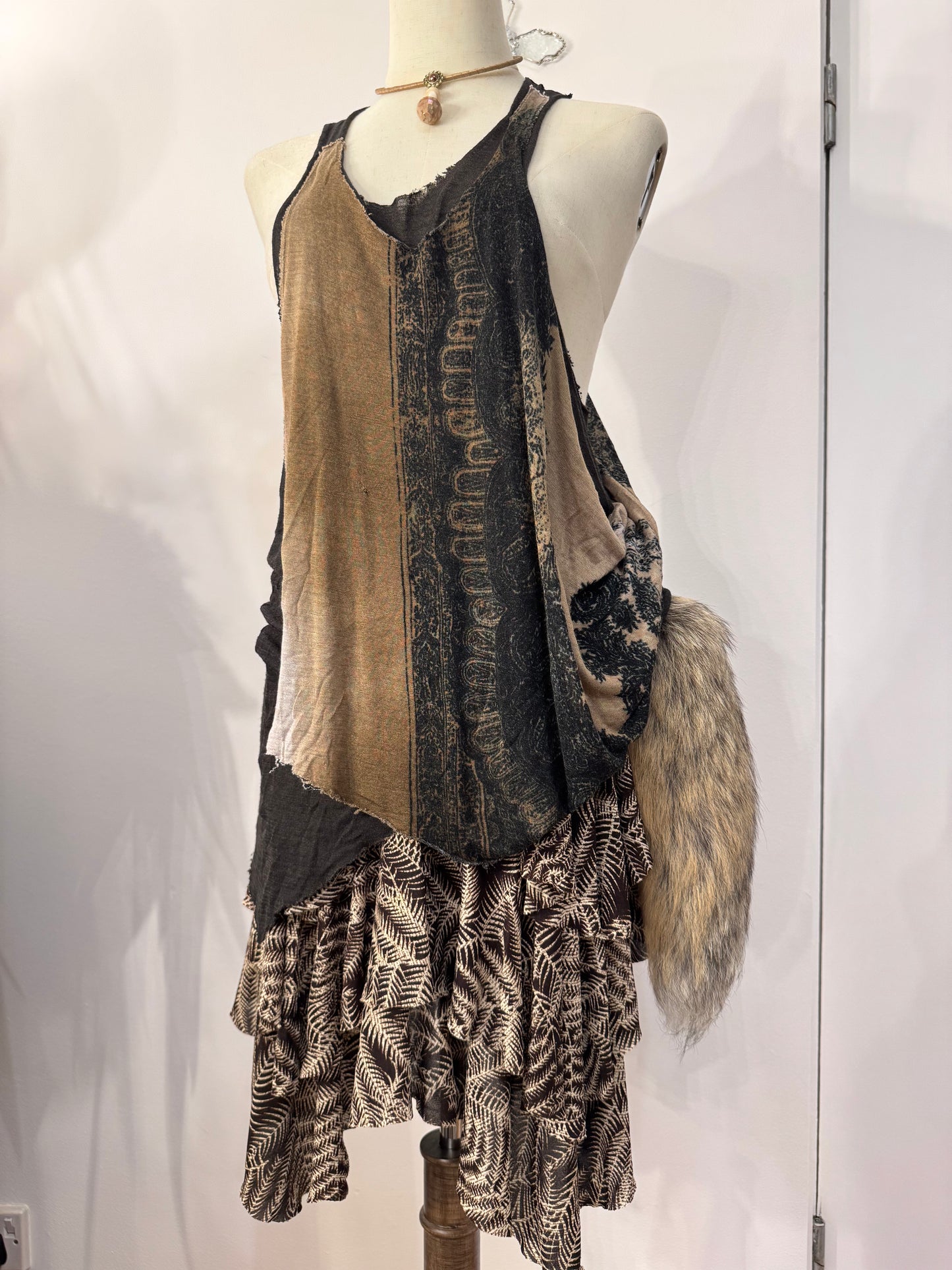Share Spirit Multi-Layers Tank Top