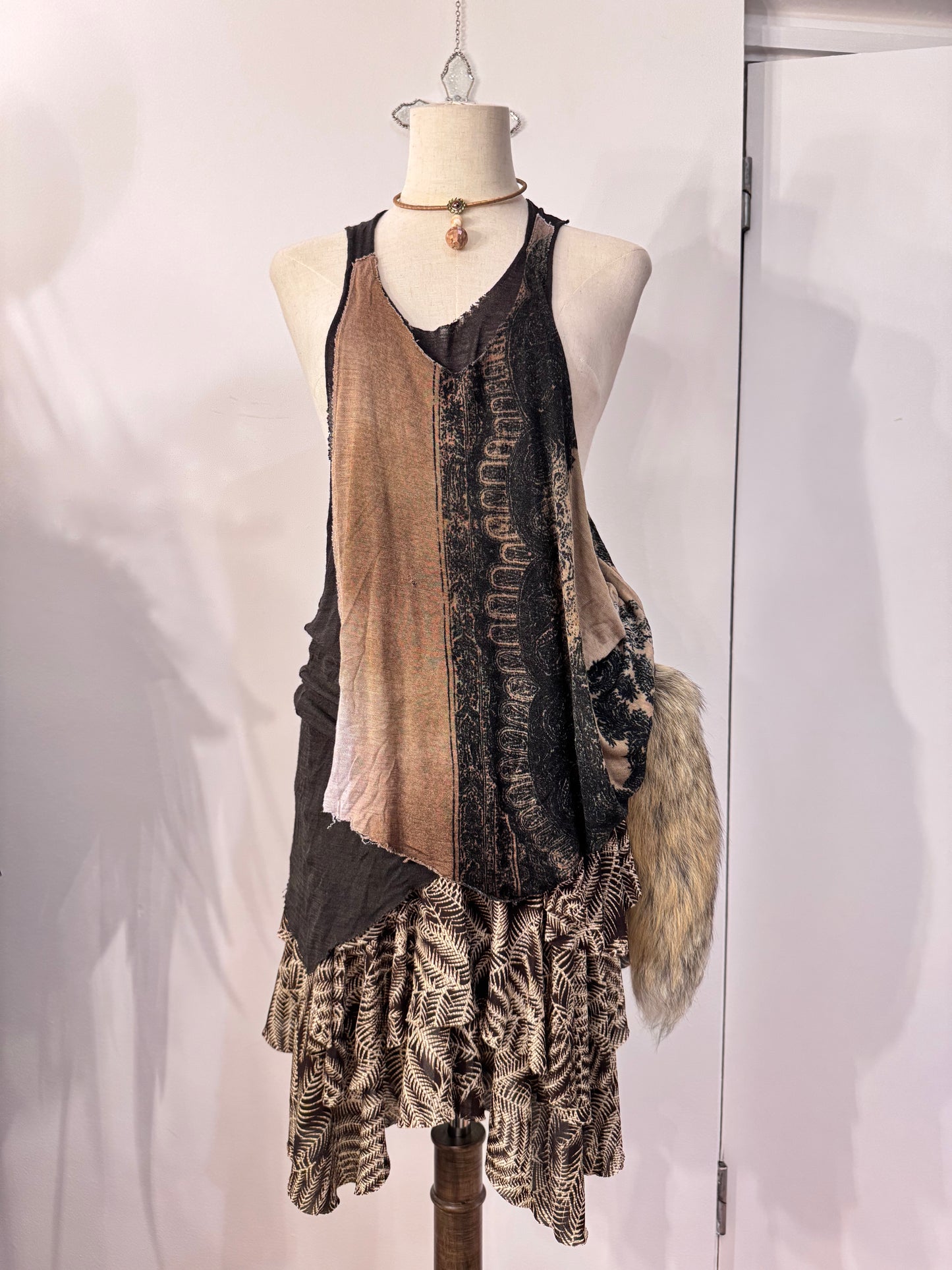 Share Spirit Multi-Layers Tank Top