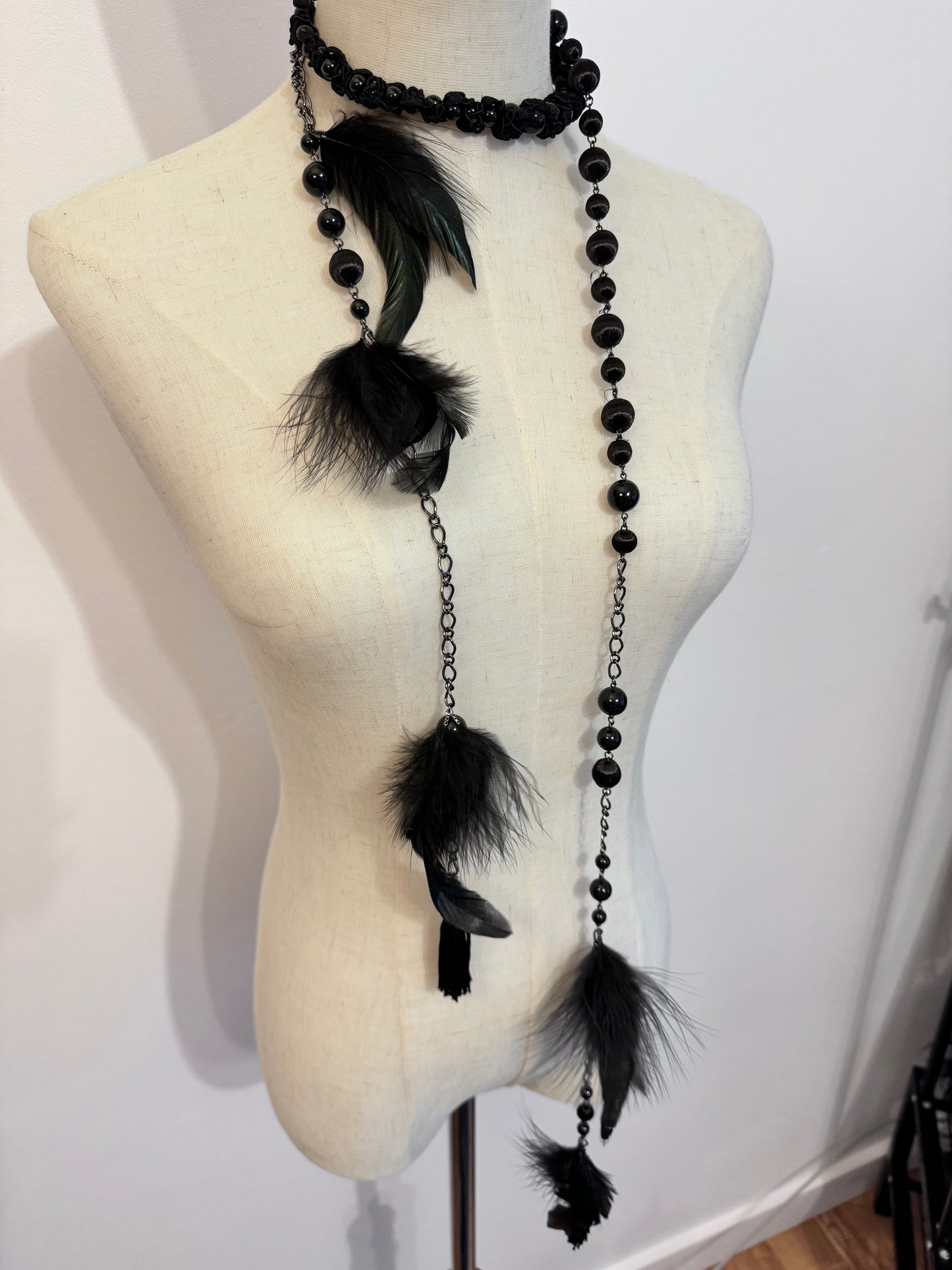 alice auaa Gem and Feather Necklace