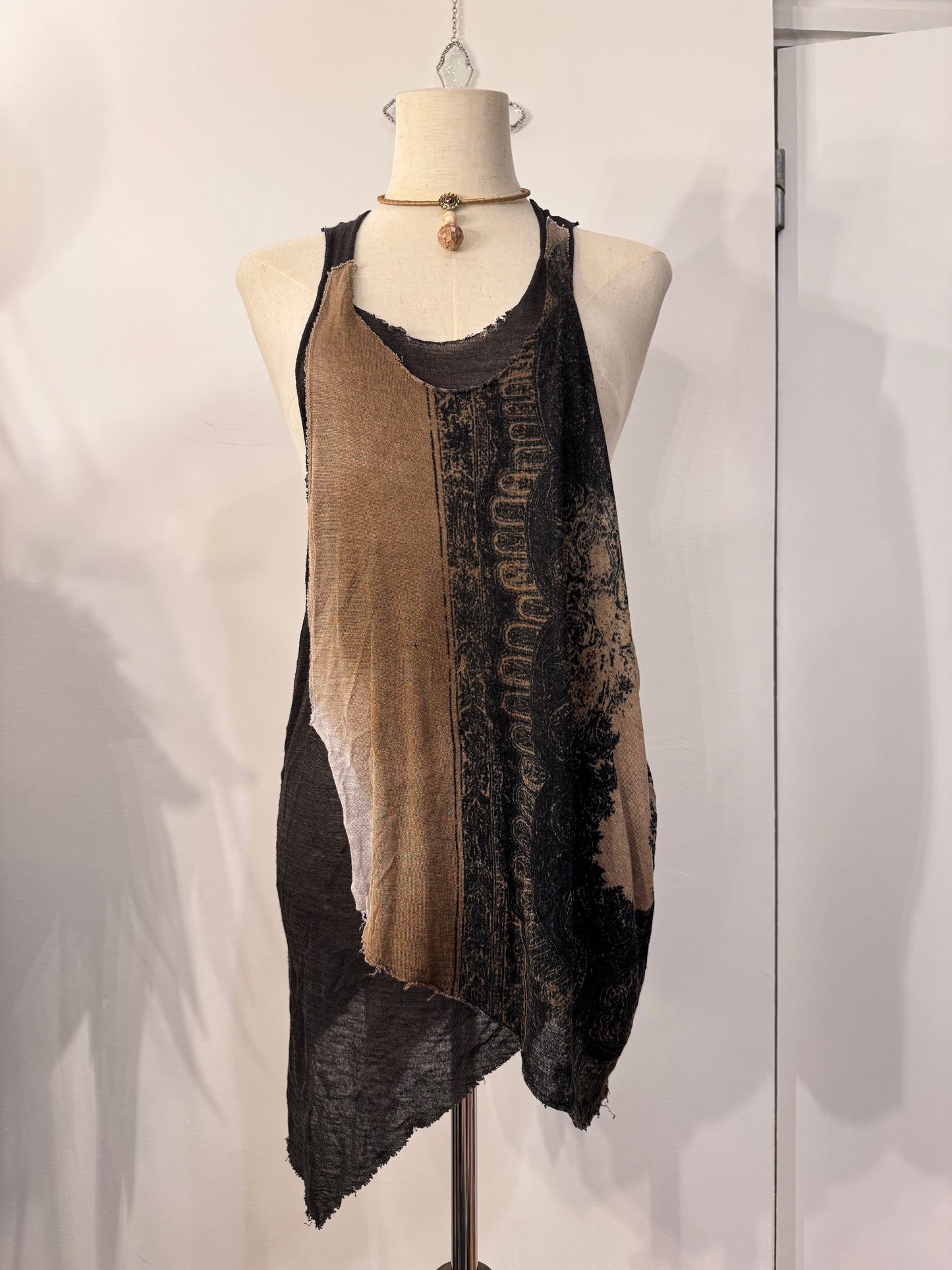 Share Spirit Multi-Layers Tank Top
