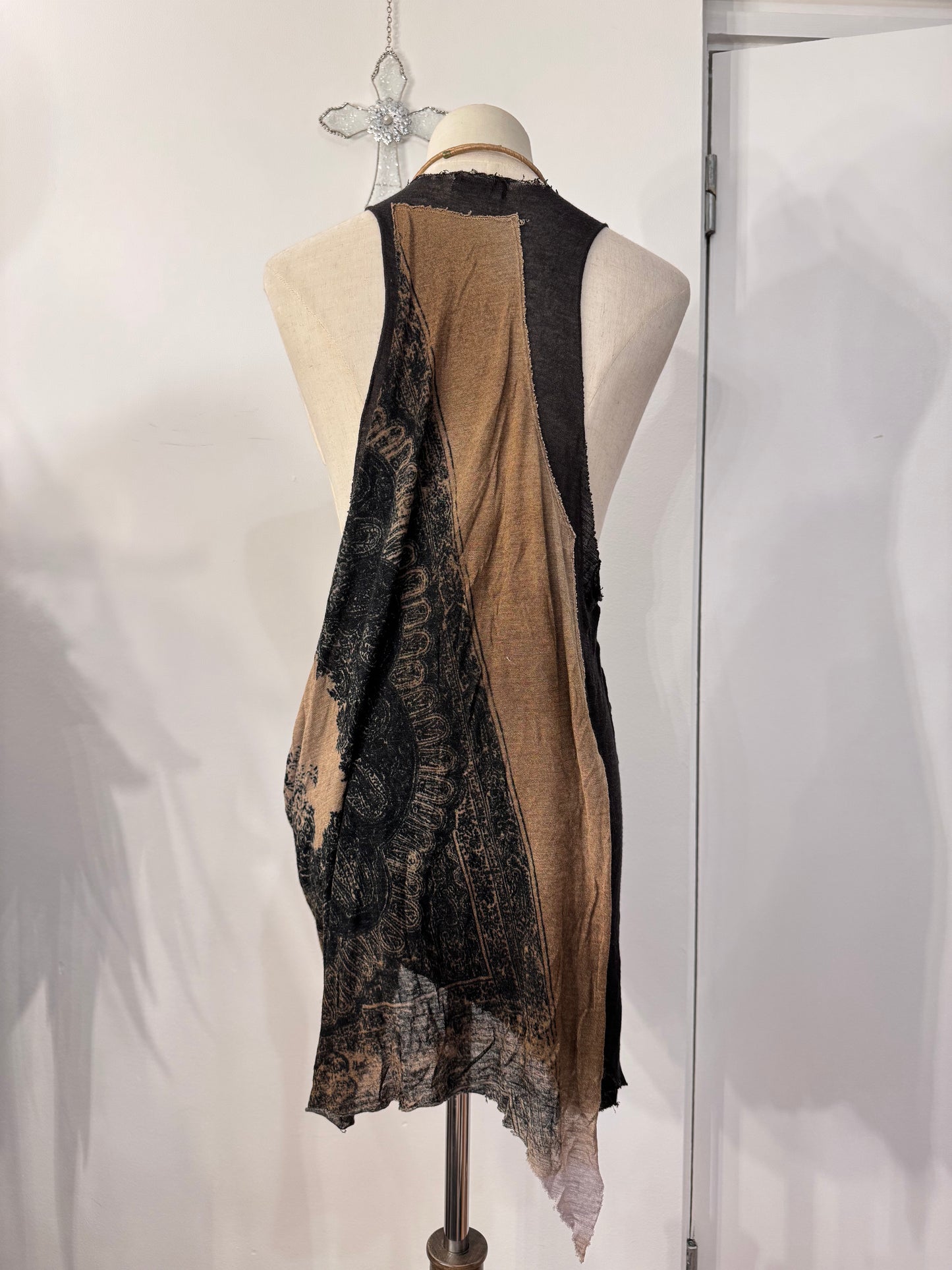Share Spirit Multi-Layers Tank Top