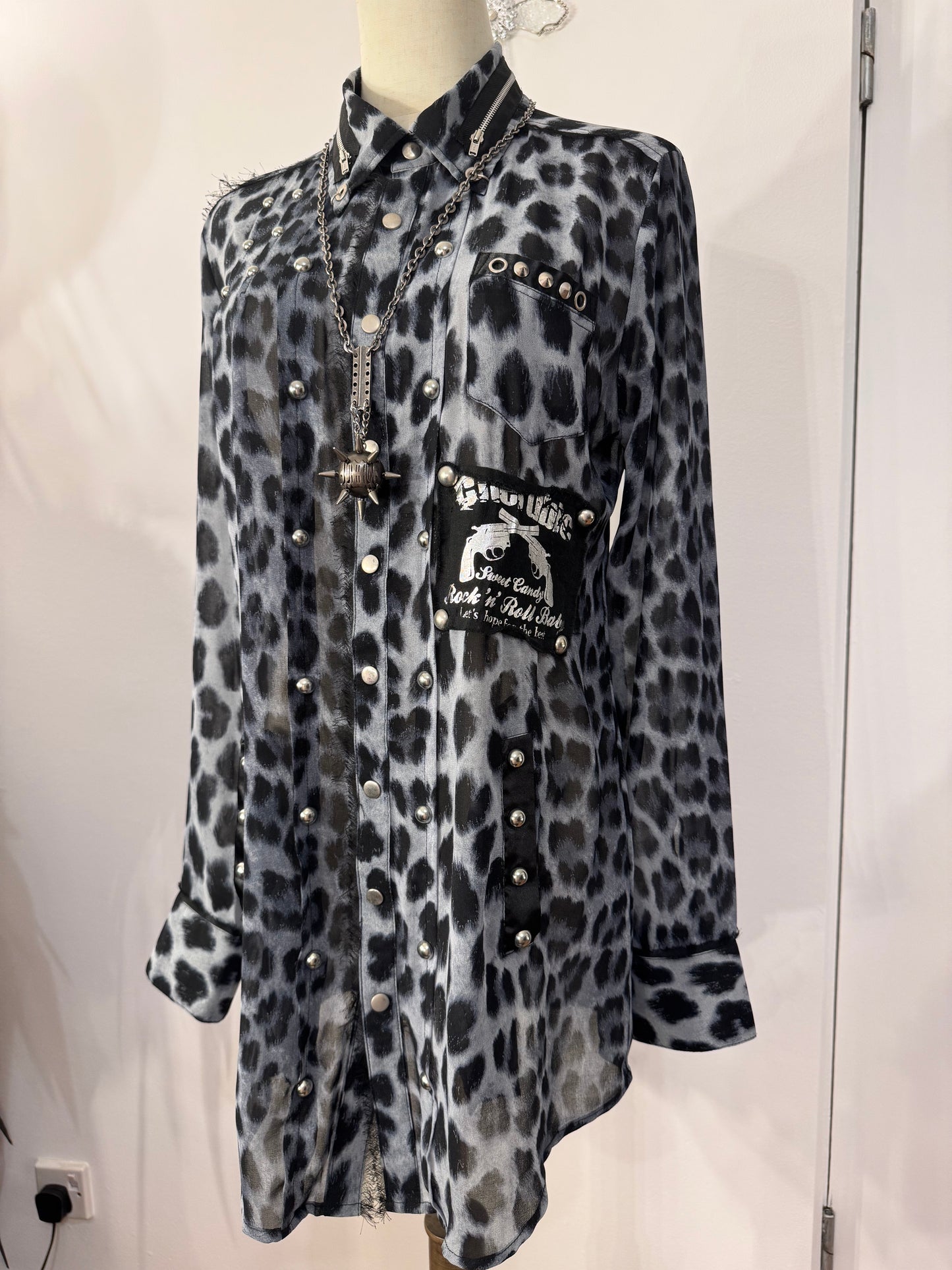 Sexpot Revenge Leopard Print Button-Up
