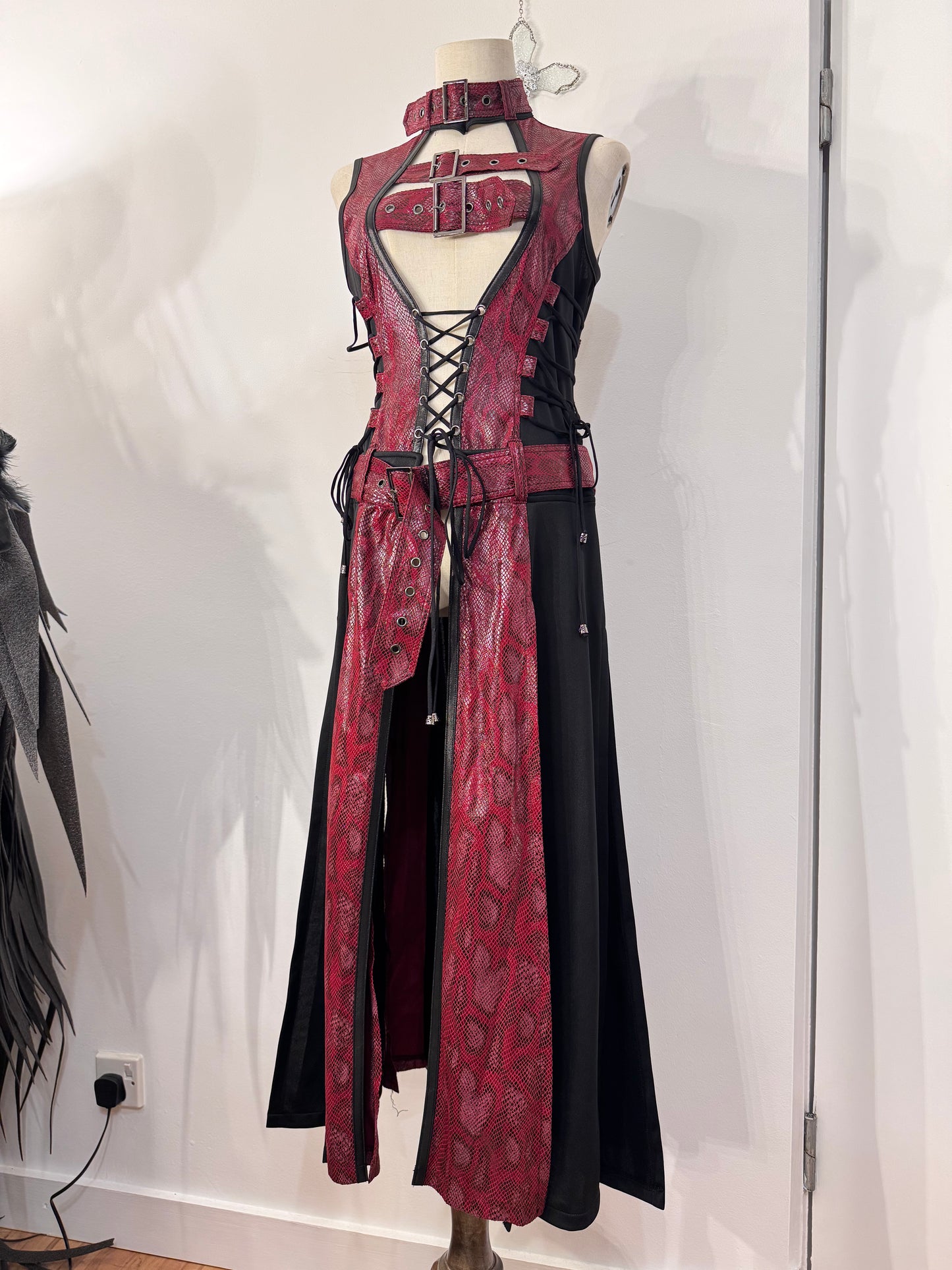 Qutie Frash Sleeveless Lace-Up Dress