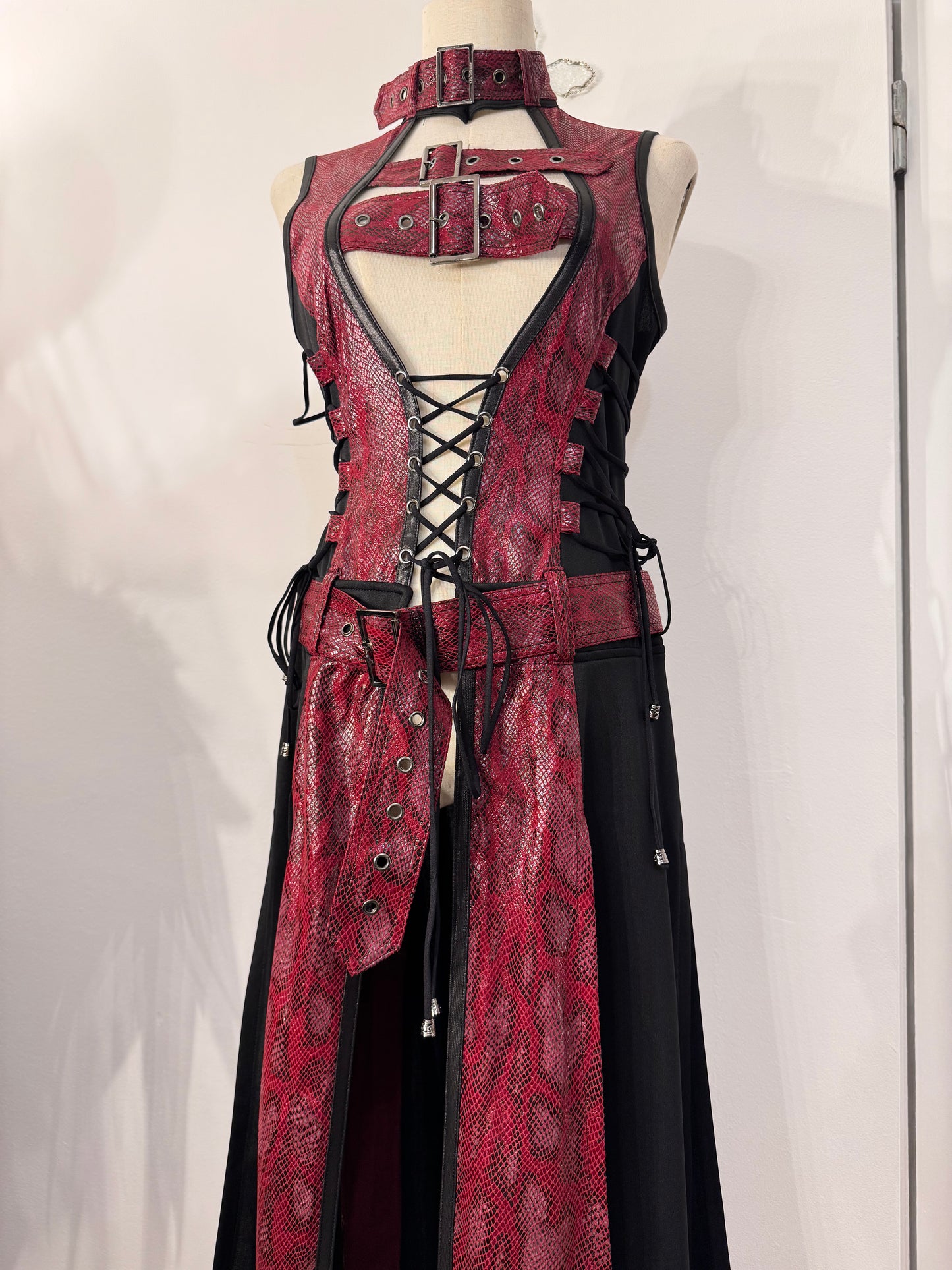 Qutie Frash Sleeveless Lace-Up Dress