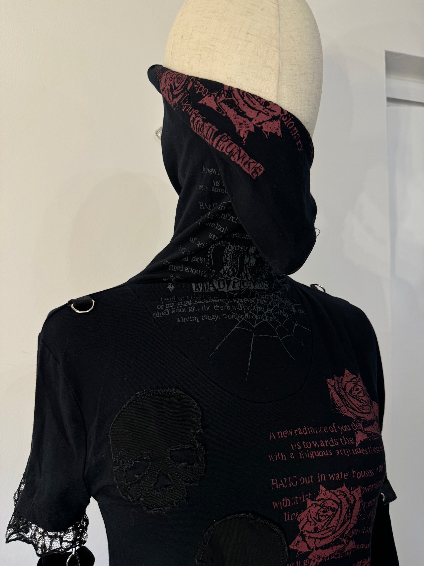 Mad Punks Rose and Skull Print Top with Detachable Sleeves
