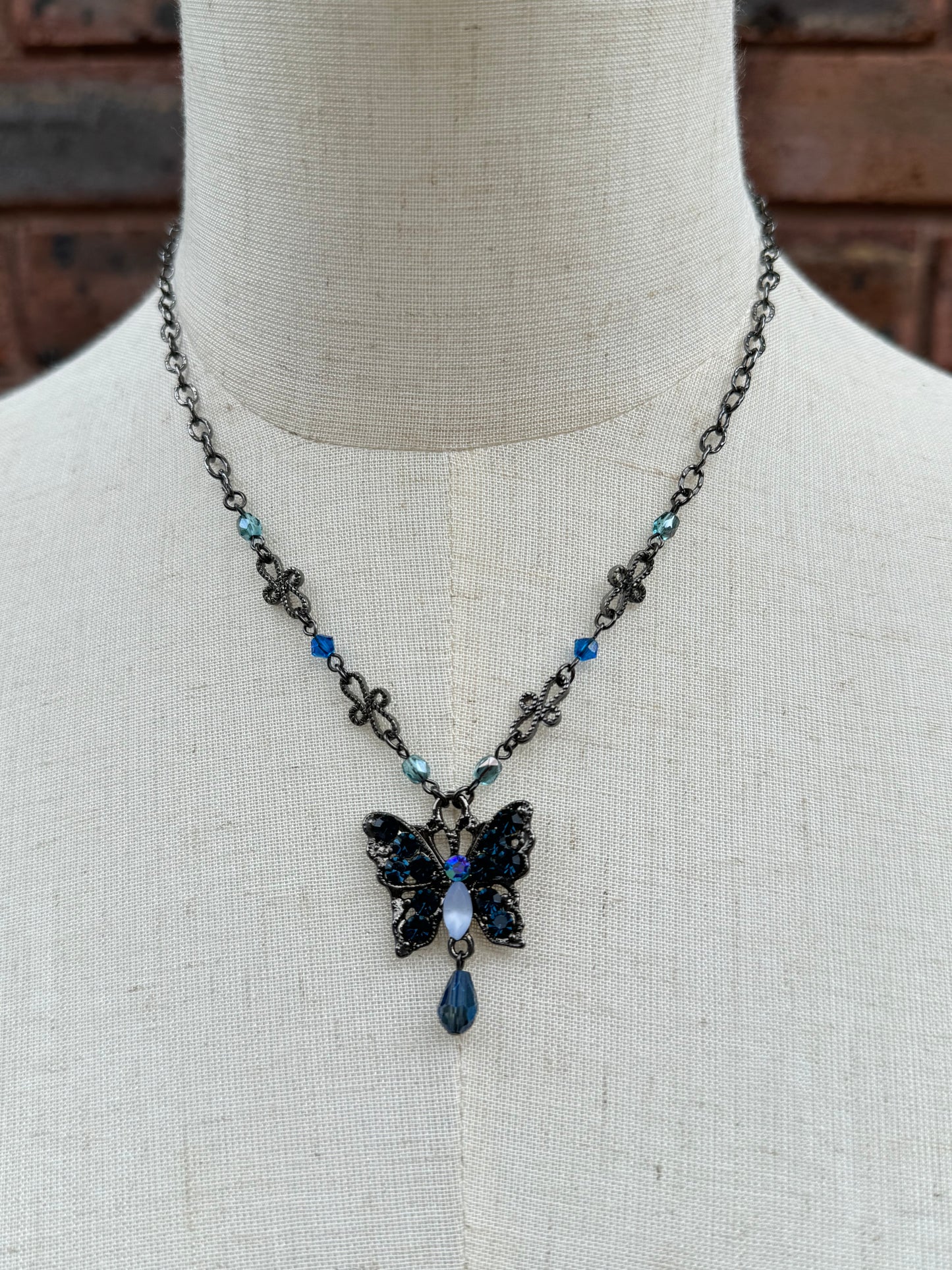 Qutie Frash Butterfly Jewel Necklace