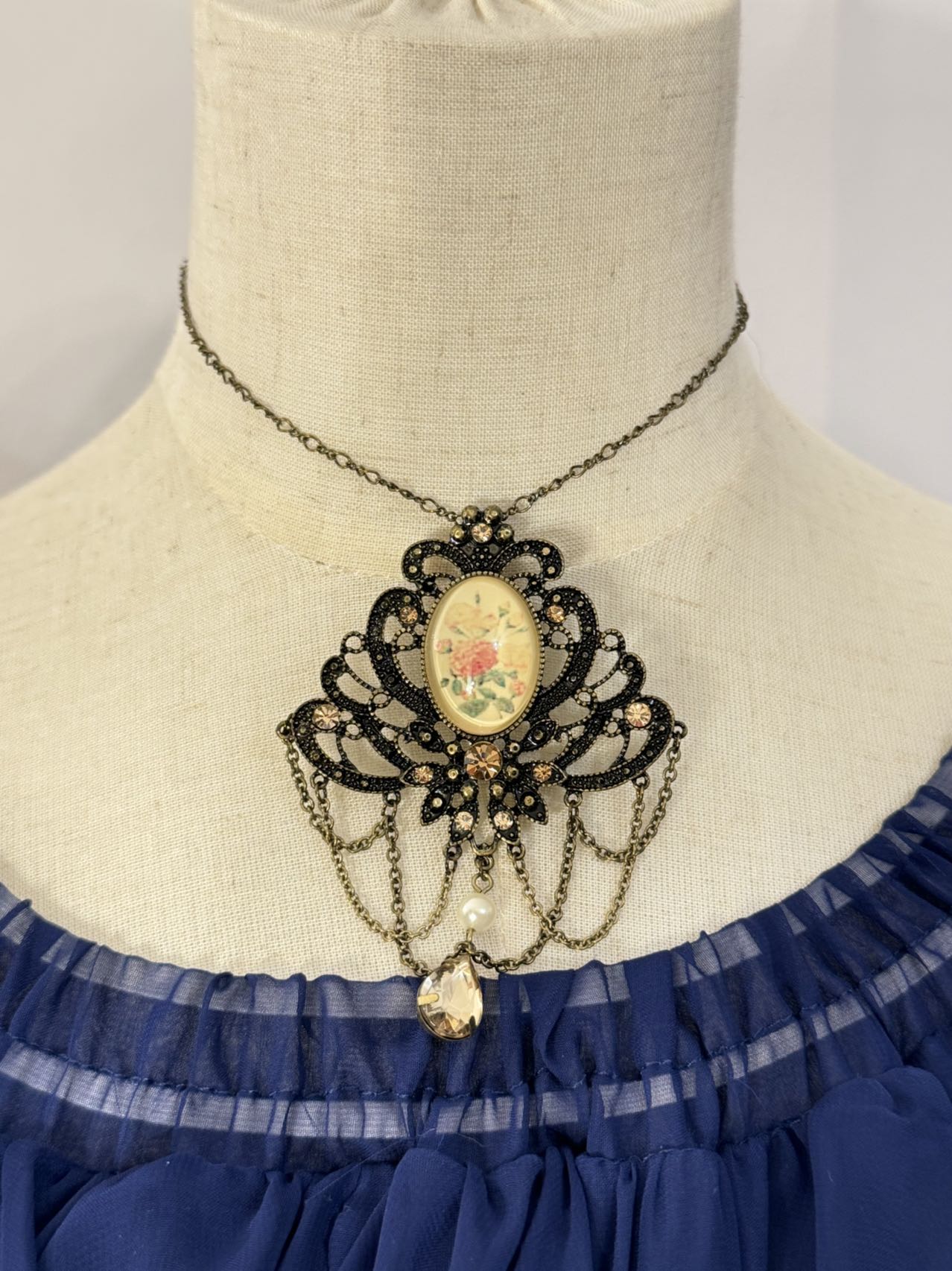 Axes Femme Floral Pendant Necklace