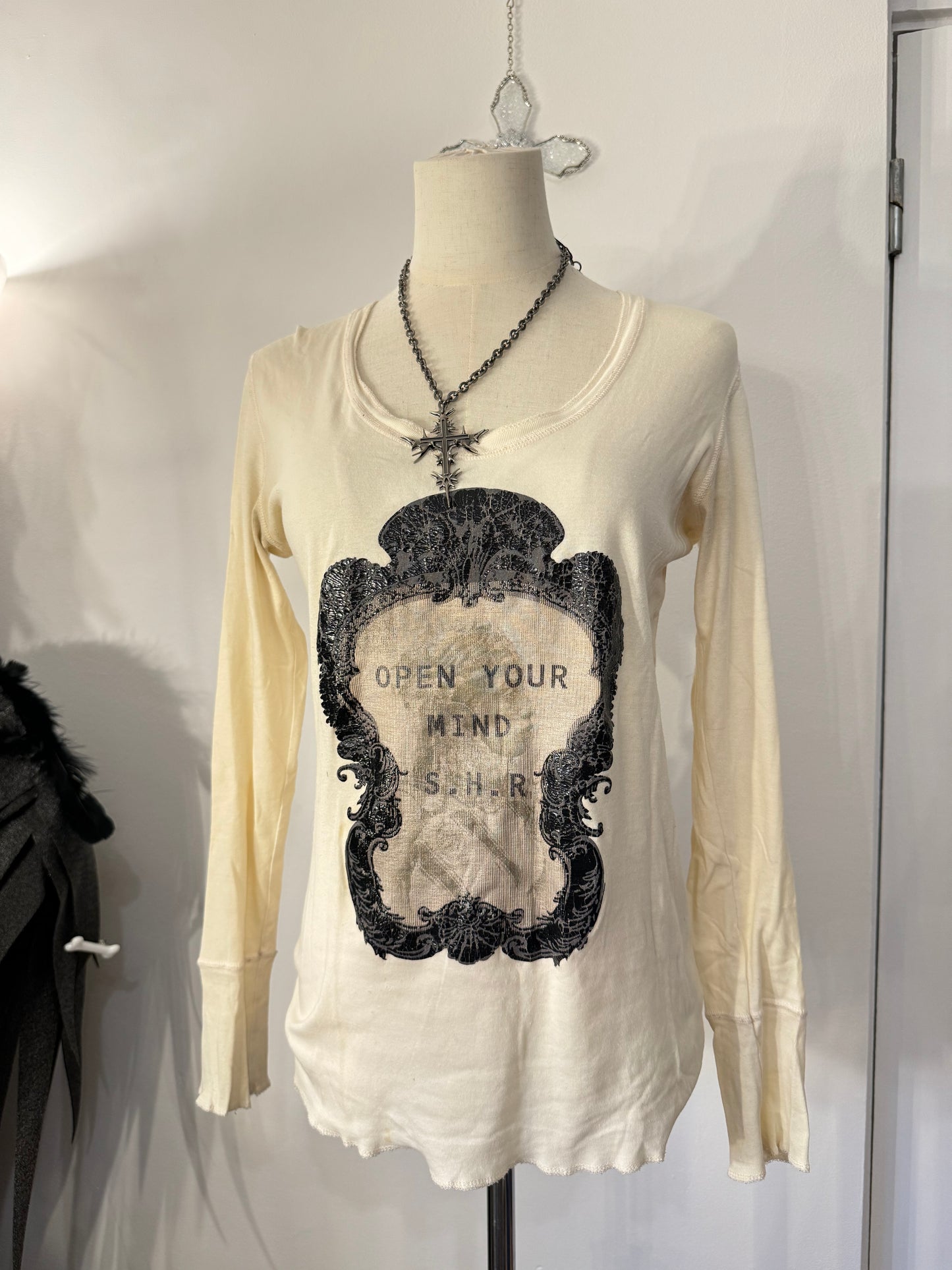 Share Spirit Letter Print Long-Sleeves Top
