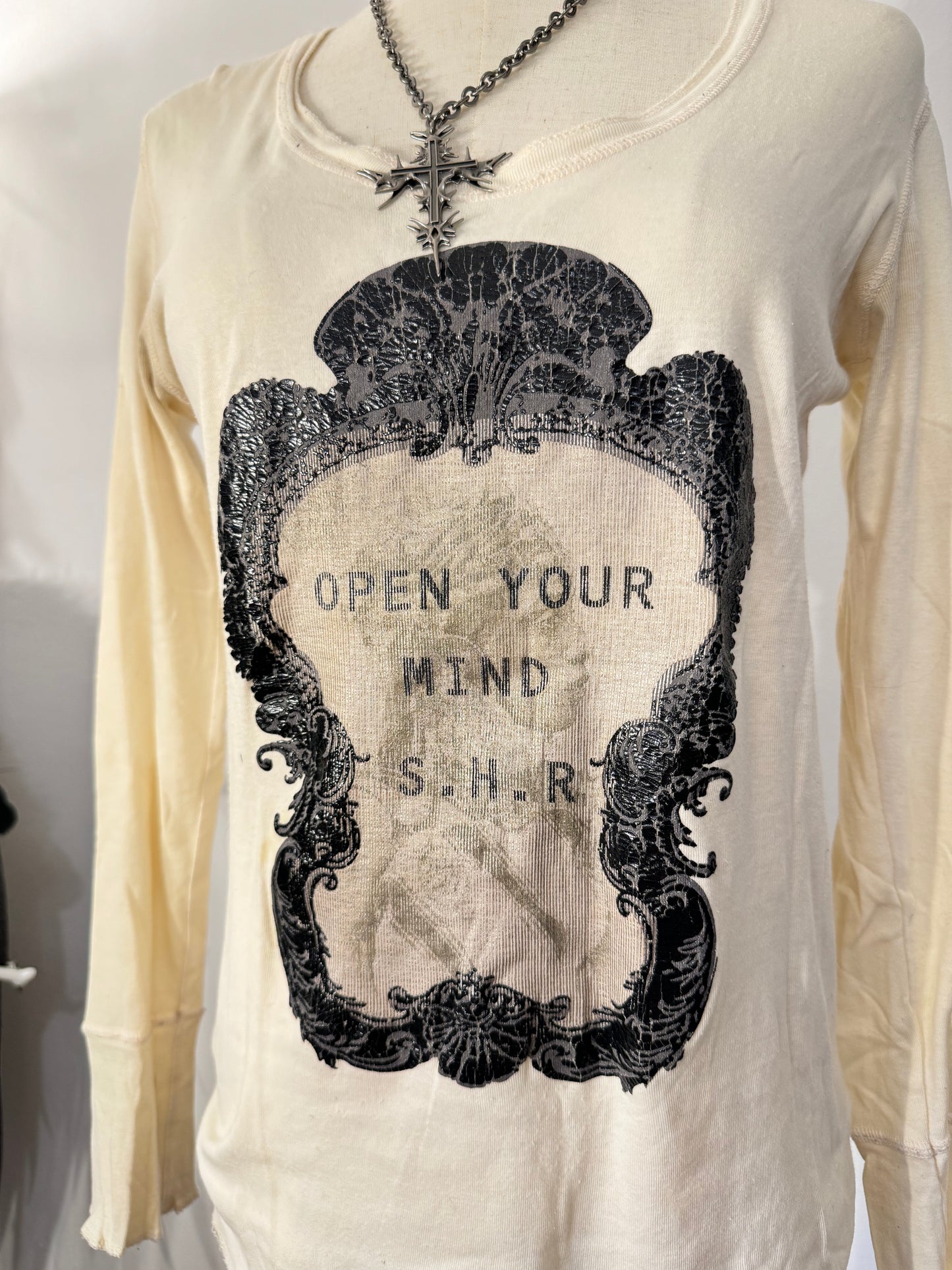 Share Spirit Letter Print Long-Sleeves Top