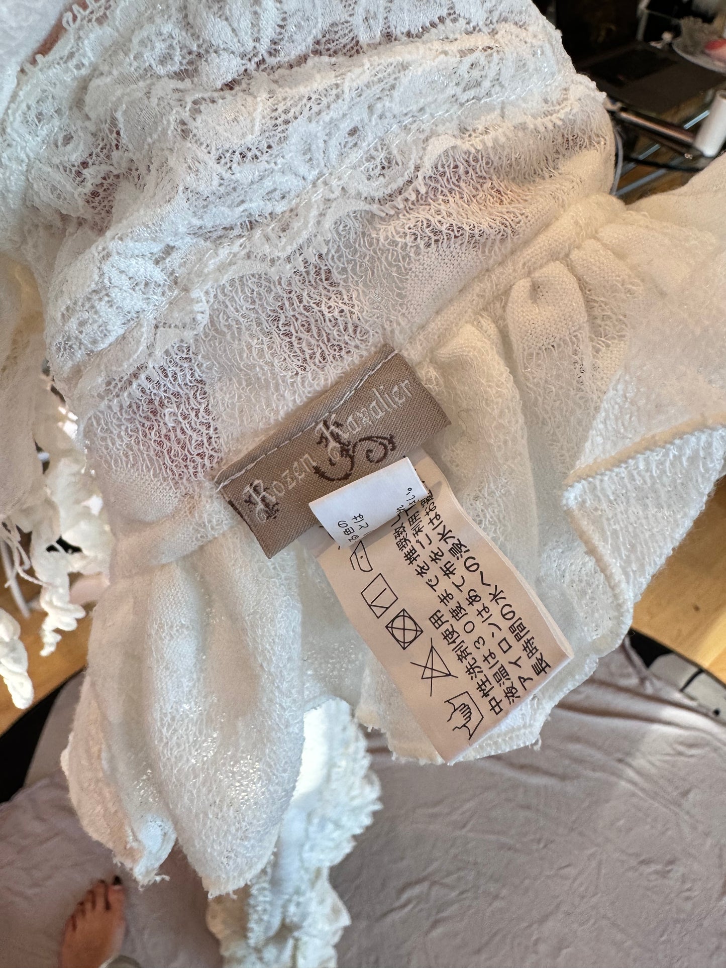 OZZ ON Rozen Kavalier Ruffle Scarf