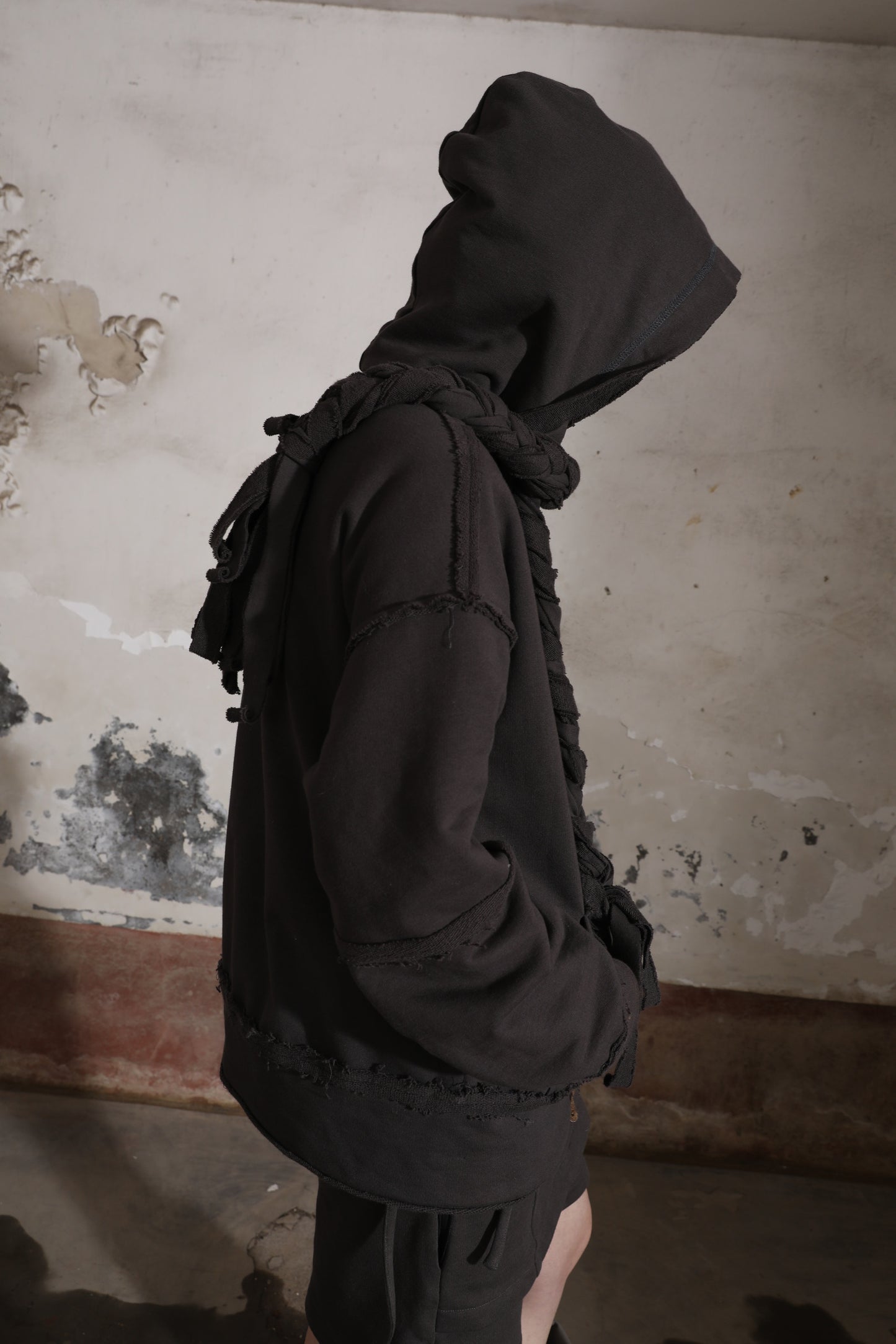 nit alcove 22AW Braids Hoodie (Black)