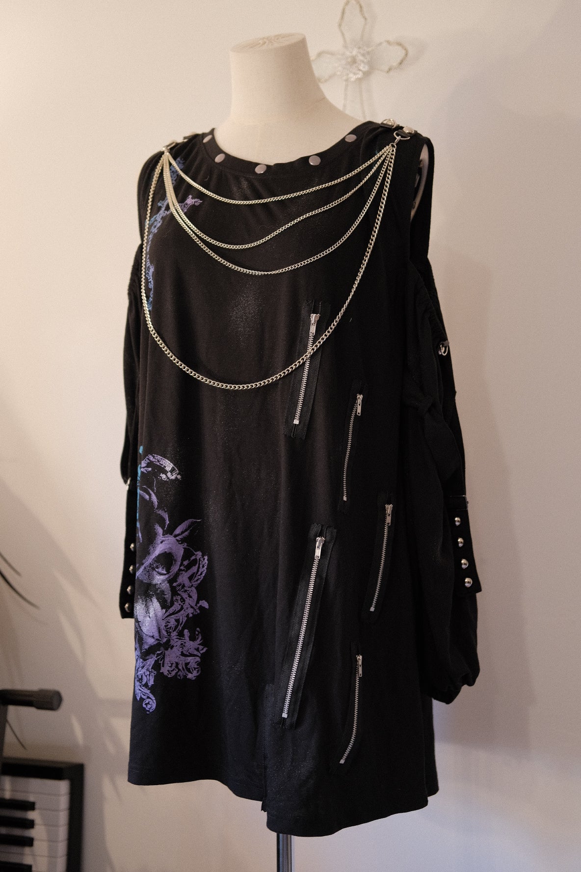 Sexpot Revenge Oversize Top with Chains