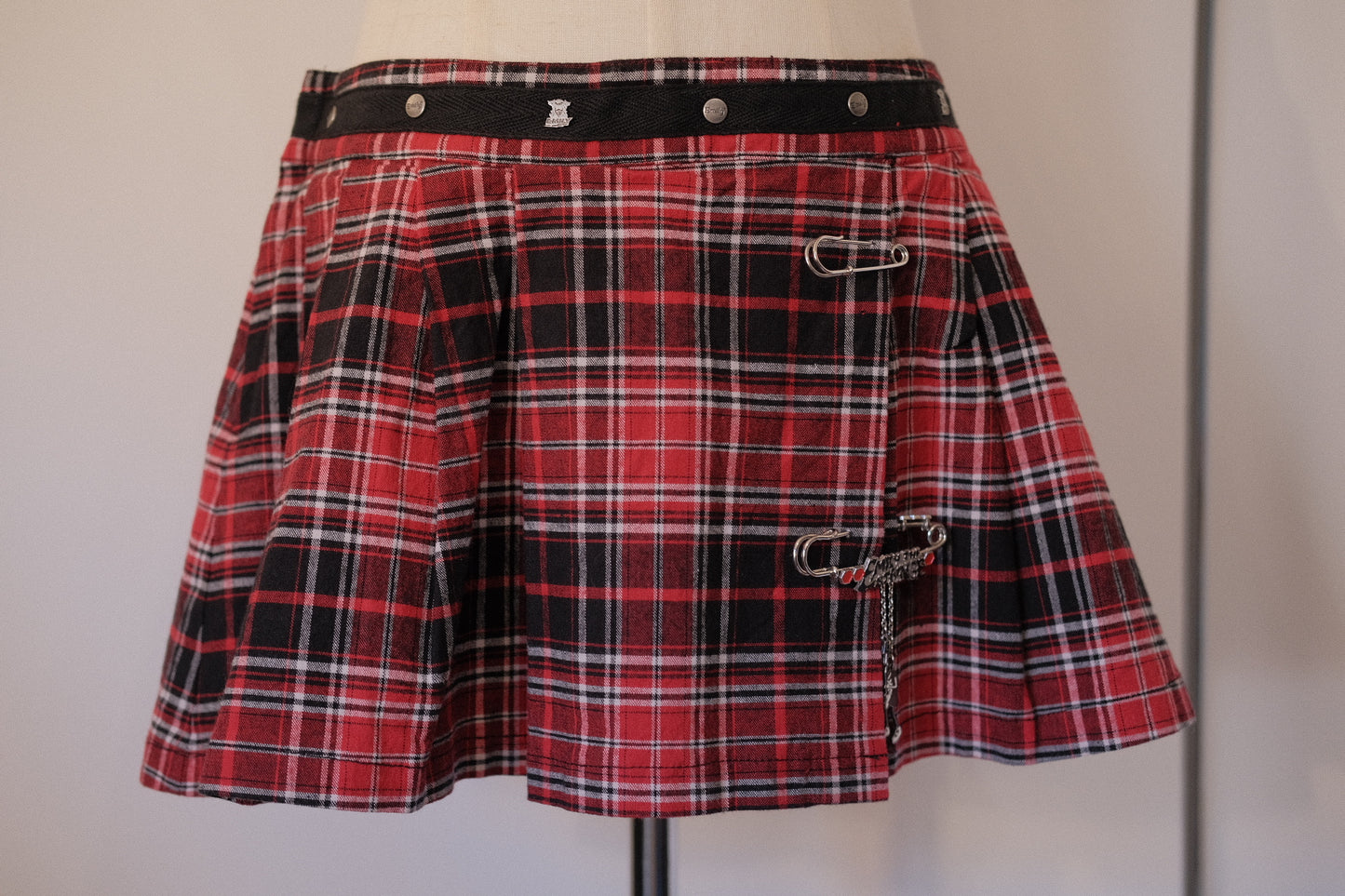 h.Naoto Low-Waist Plaid Skirt