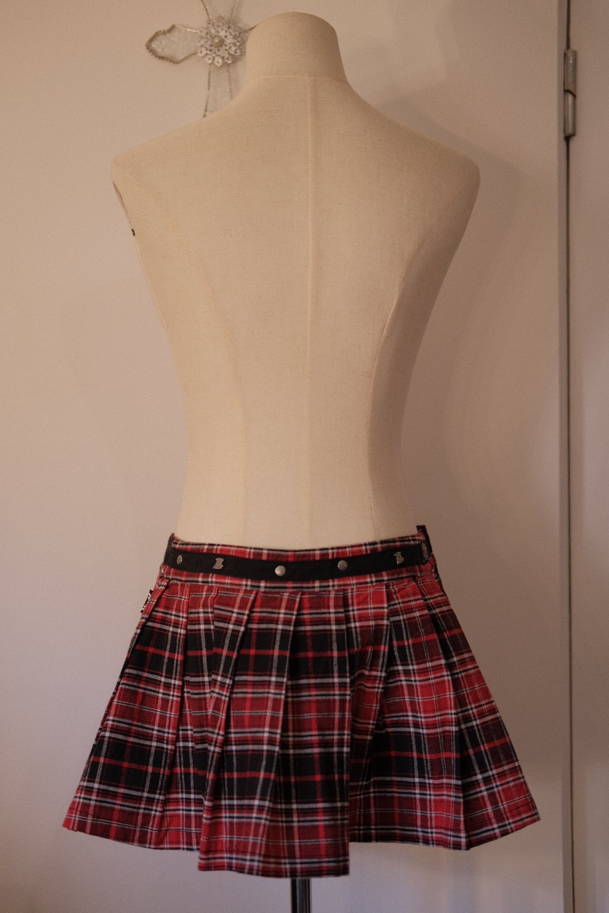 h.Naoto Low-Waist Plaid Skirt