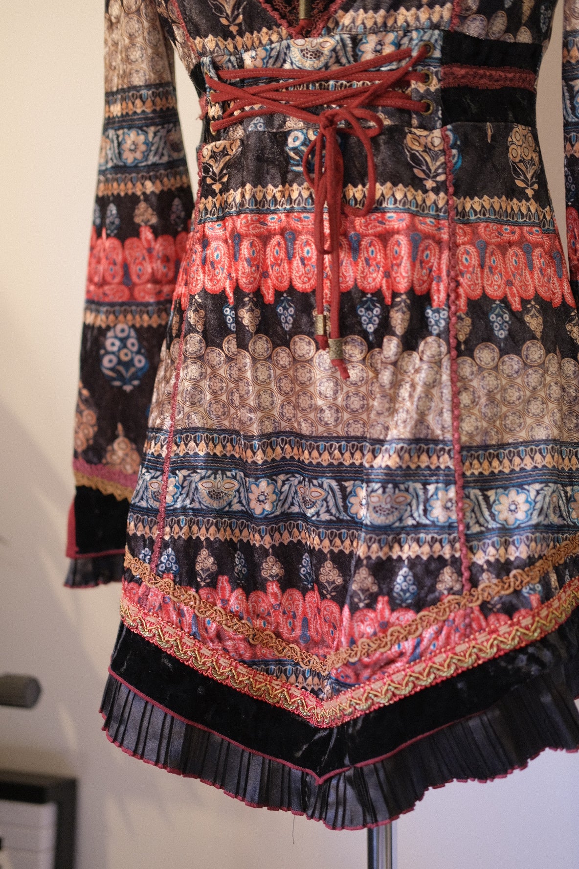 OZZ ON Tile Print Lace-Up Dress