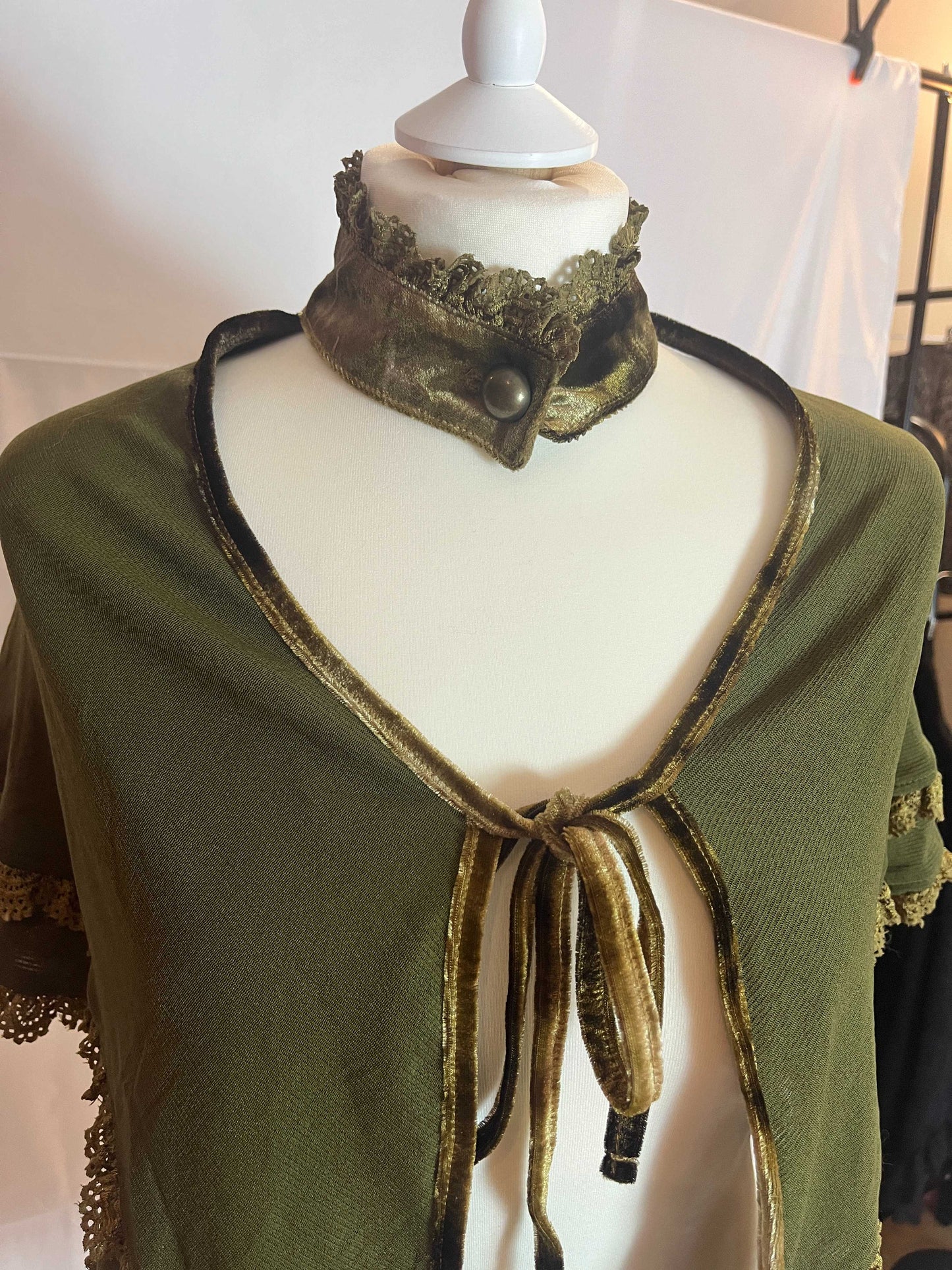 OZZ ON French Style Shawl