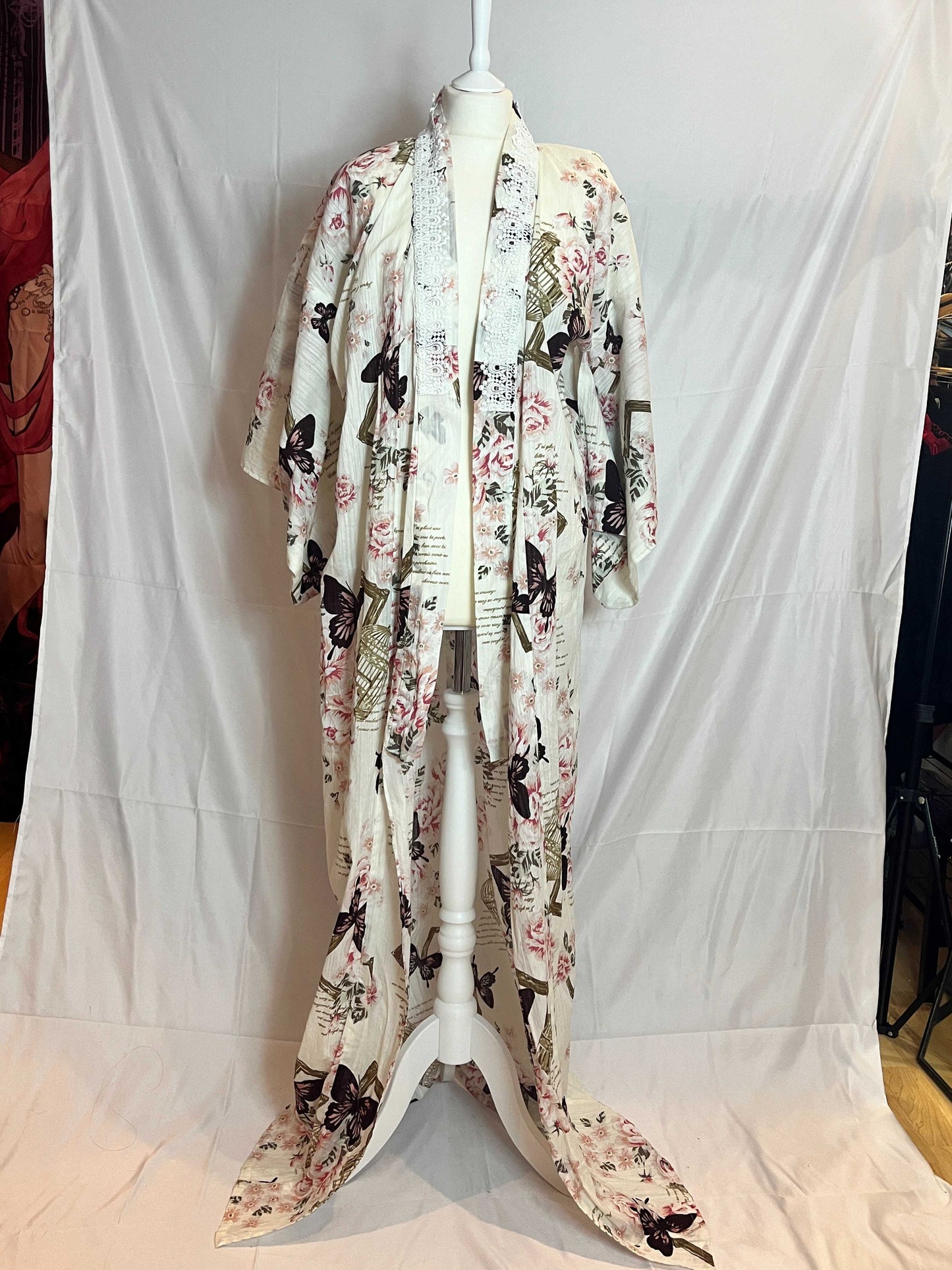 Axes Femme Butterfly Print Kimono