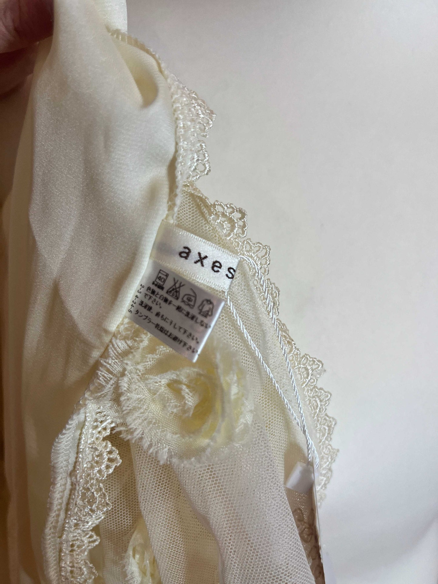 Axes Femme Lace Shawl