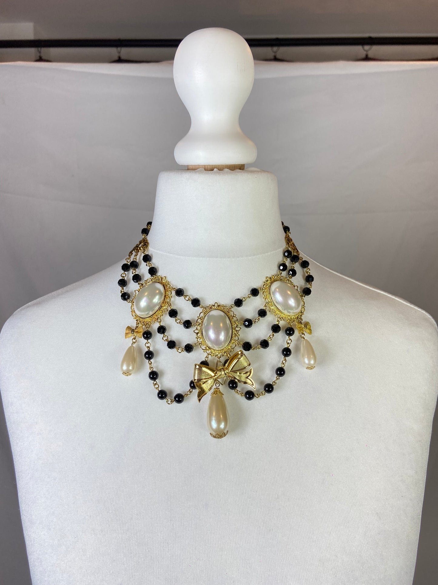 Pearl Choker