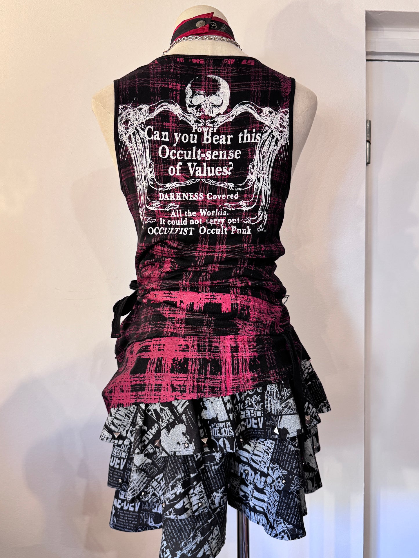 h.Naoto Letter Print Tank Top with Chain