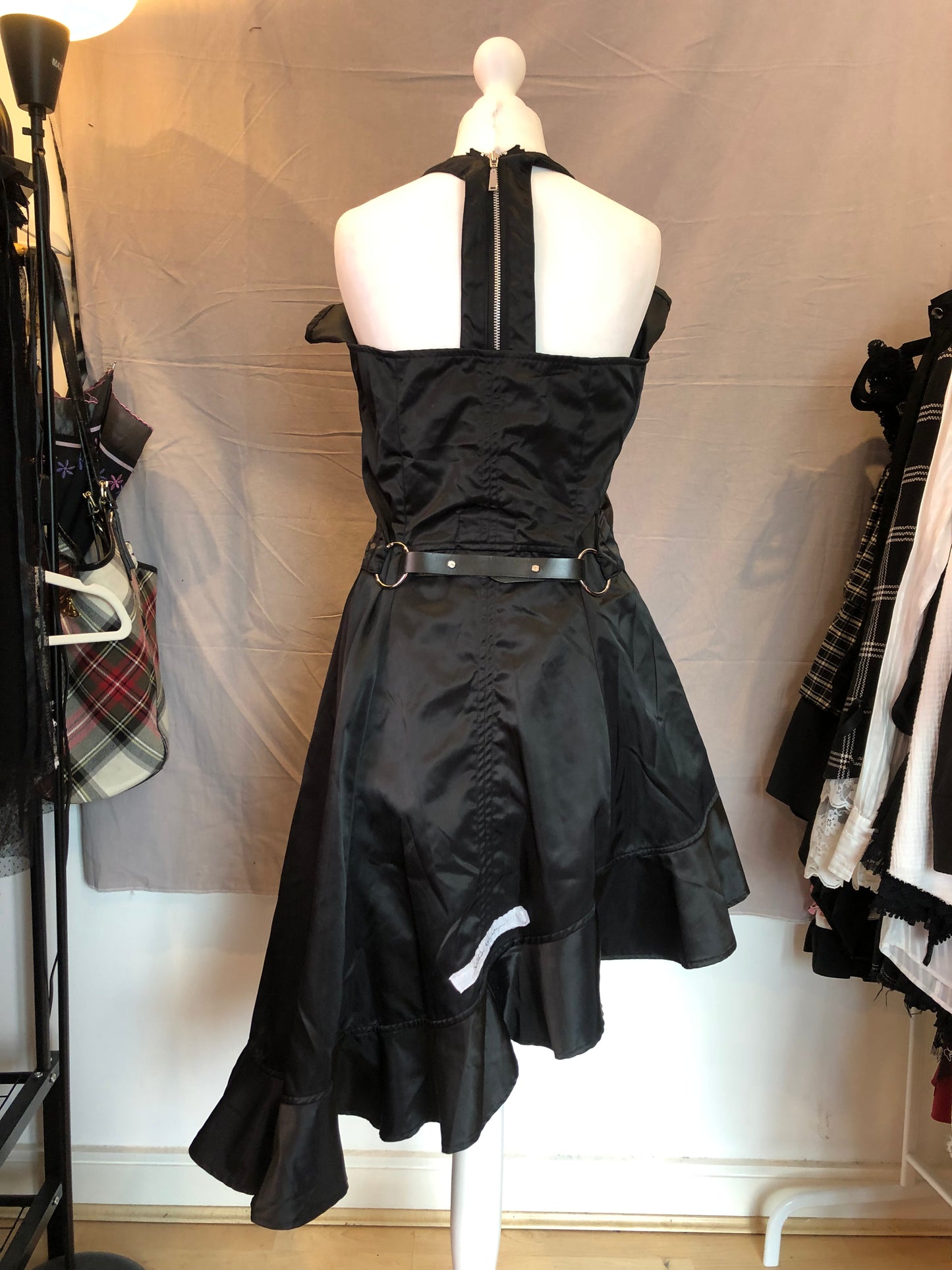 alice auaa Irregular Zip-Up Halter Top Dress with Feather Choker