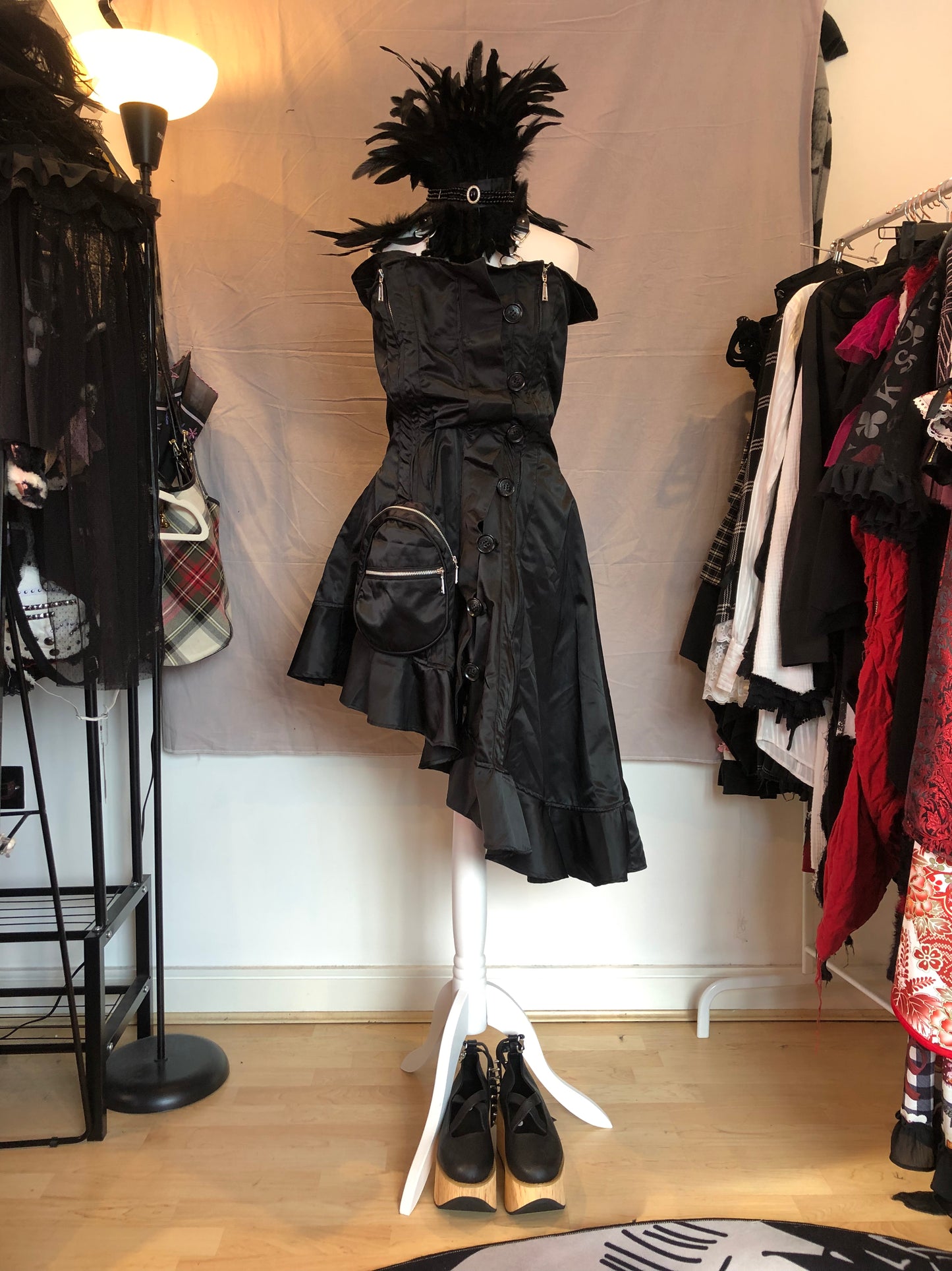 alice auaa Irregular Zip-Up Halter Top Dress with Feather Choker