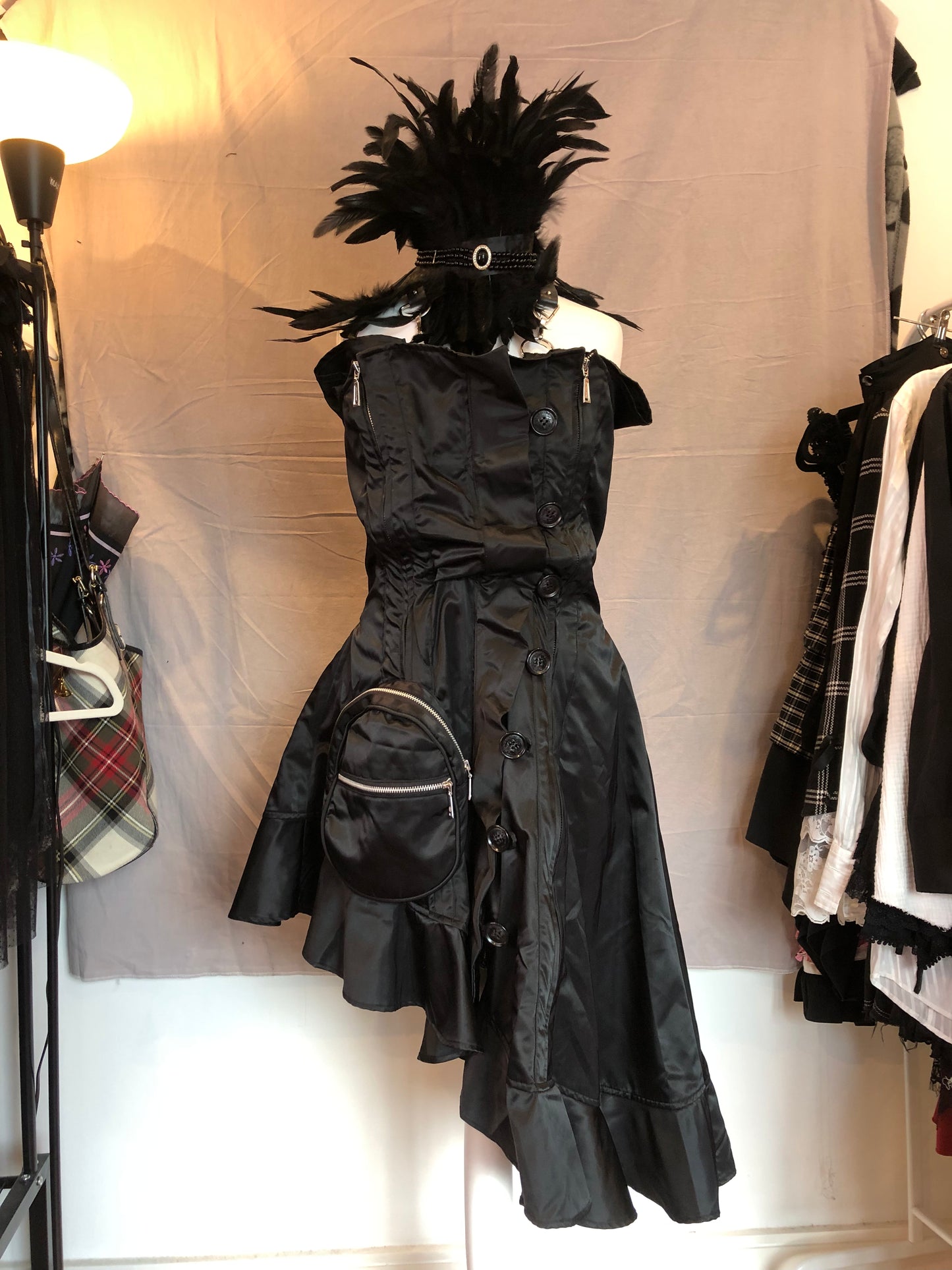 alice auaa Irregular Zip-Up Halter Top Dress with Feather Choker