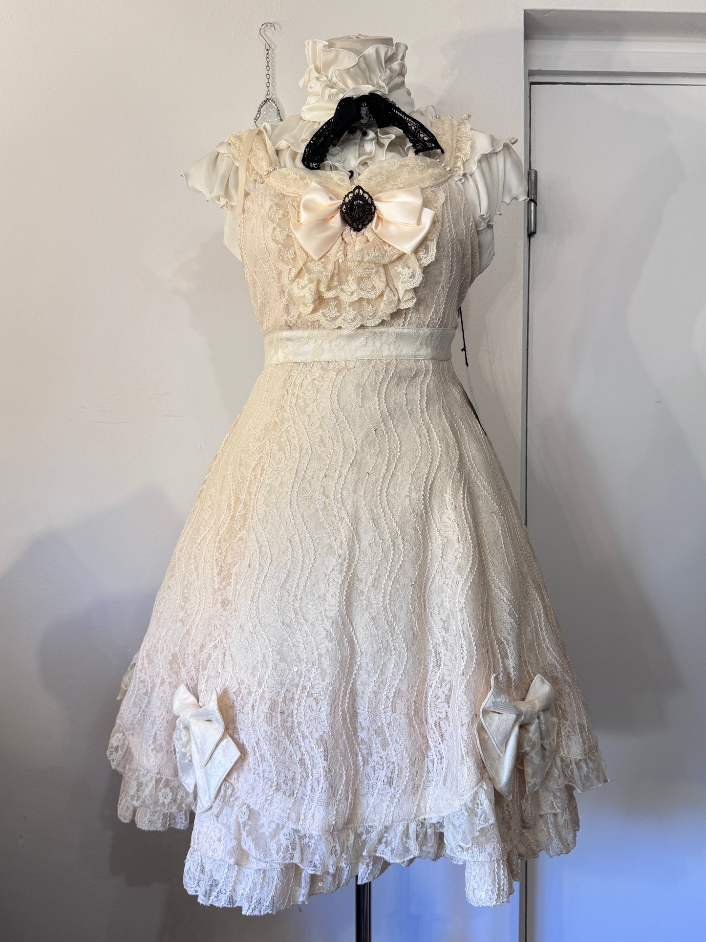 Angelic Pretty Lace and Bow JSK