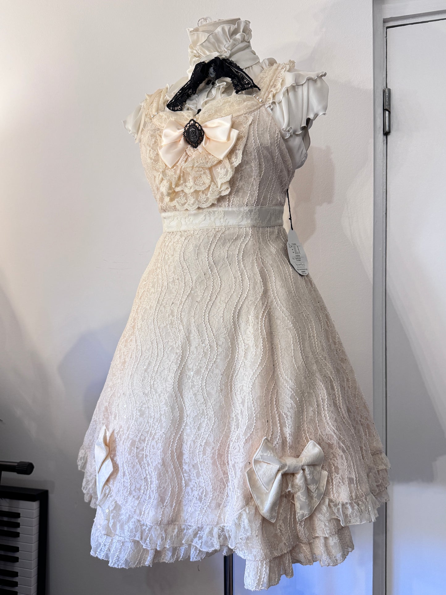 Angelic Pretty Lace and Bow JSK