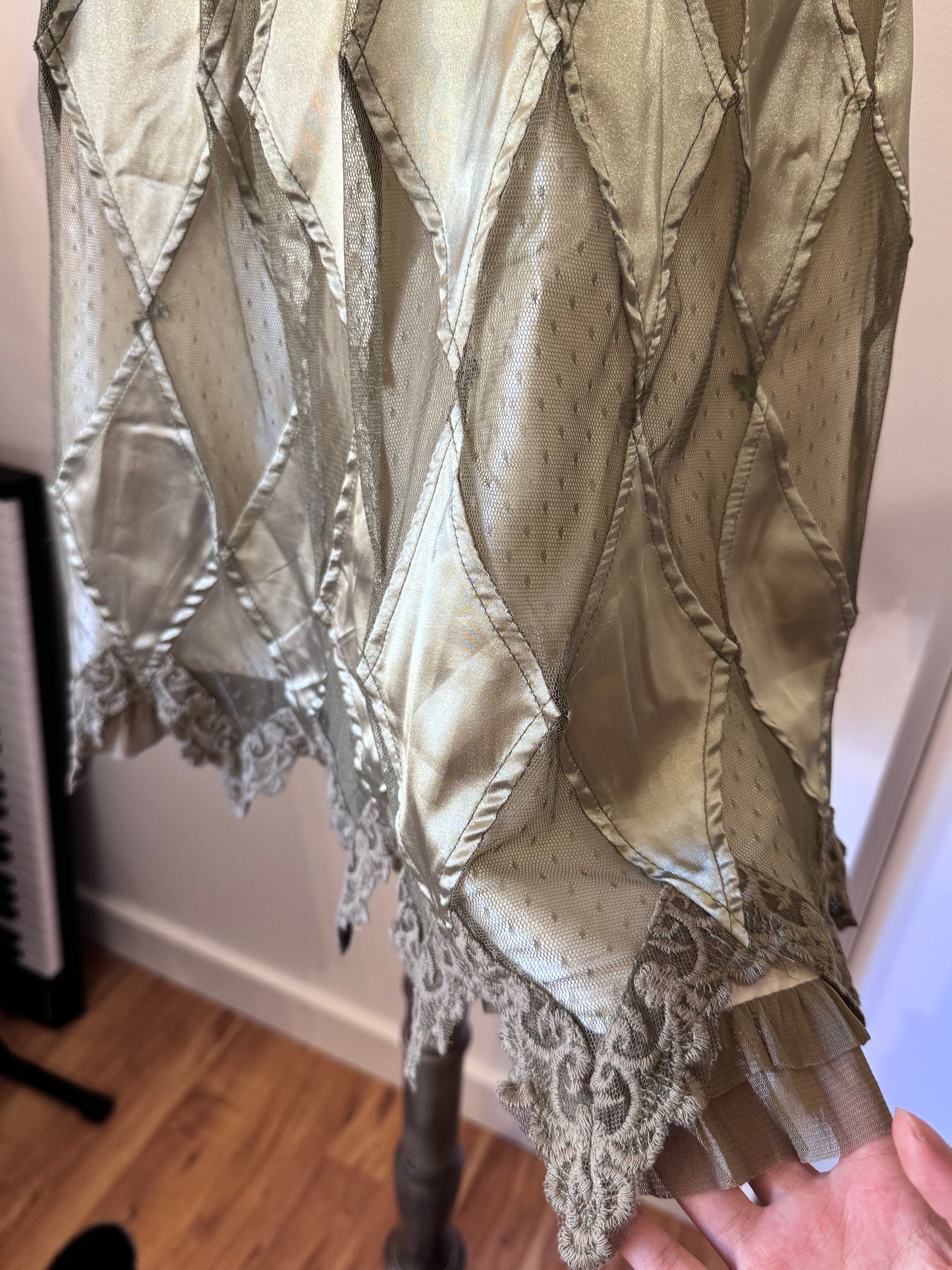 OZZ ON Lace Pattern Skirt