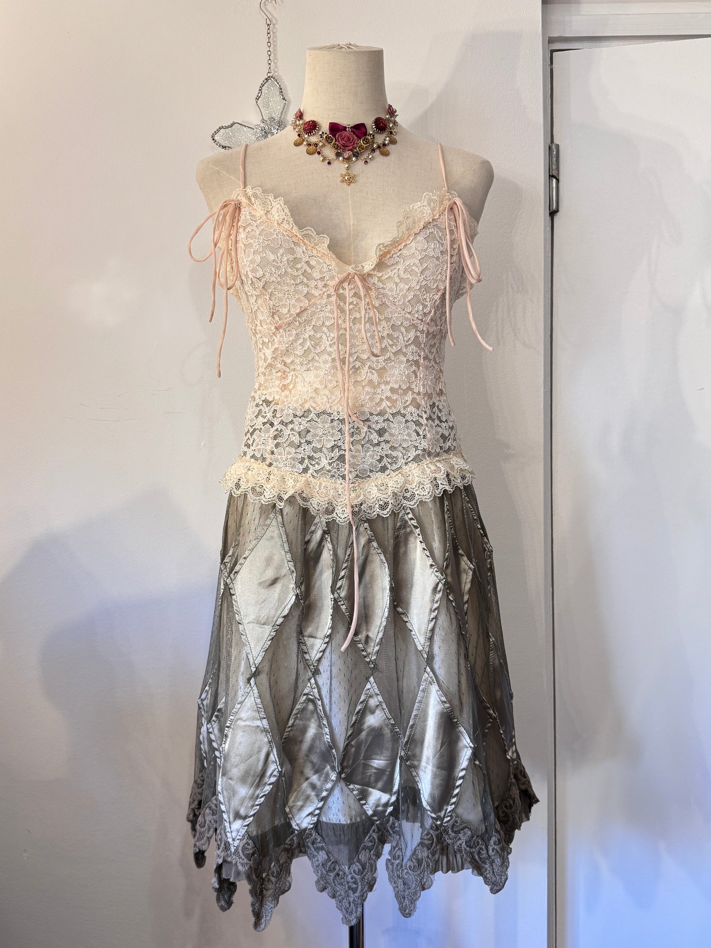 OZZ ON Lace Pattern Skirt