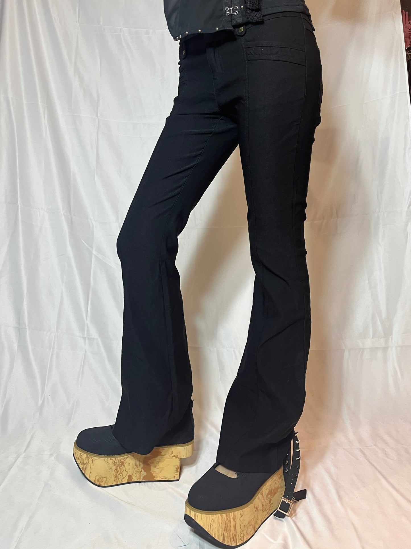 OZZ ON Embroidery Pockets Black Pants
