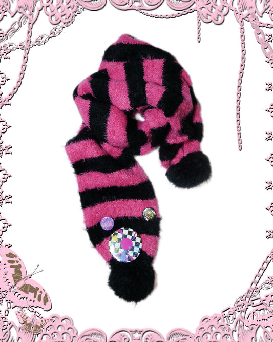 Algonquins Black Pink Stripe Badges Scarf