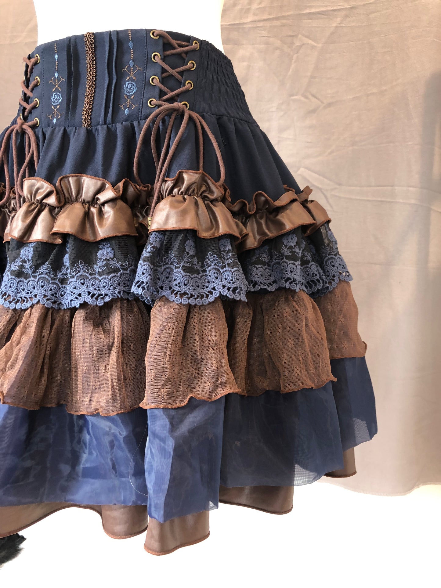 OZZ ON Steampunk Lace-Up Ruffle Skirt