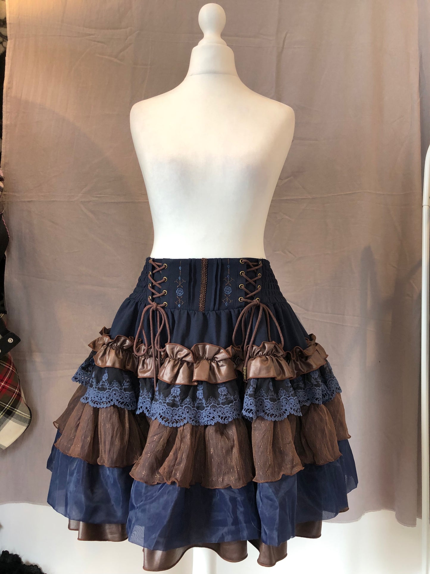 OZZ ON Steampunk Lace-Up Ruffle Skirt