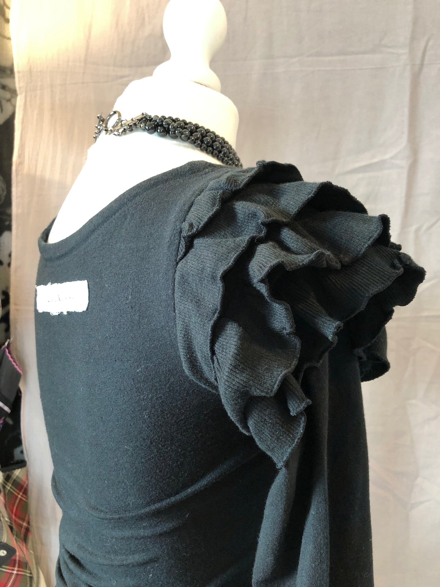 alice auaa Ruffle Shoulders Long-Sleeves Top