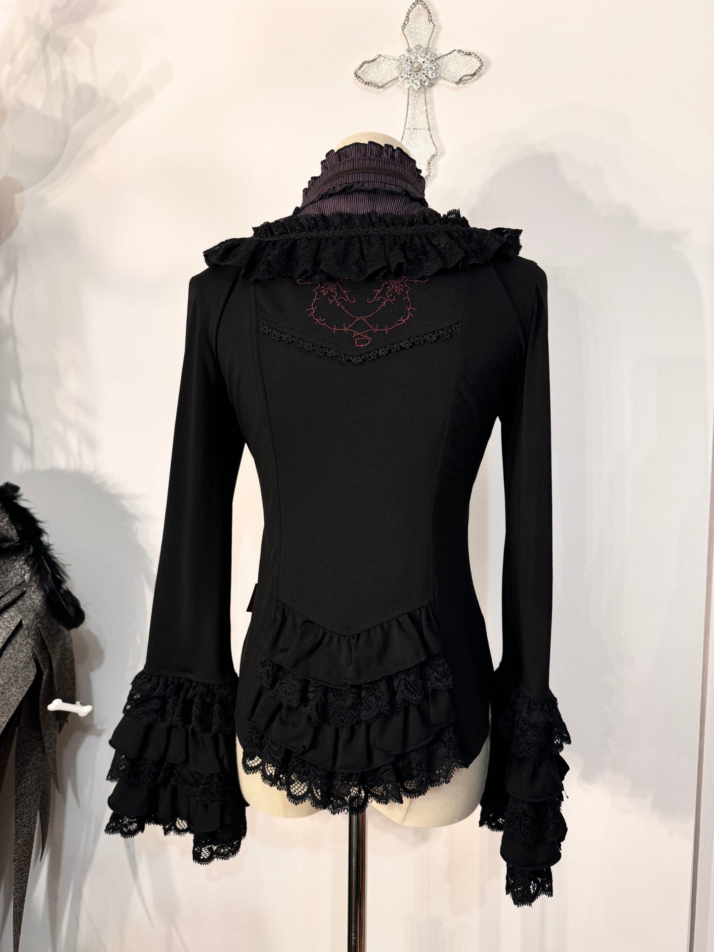 OZZ ON Hime-Sleeves Lace-Up Top