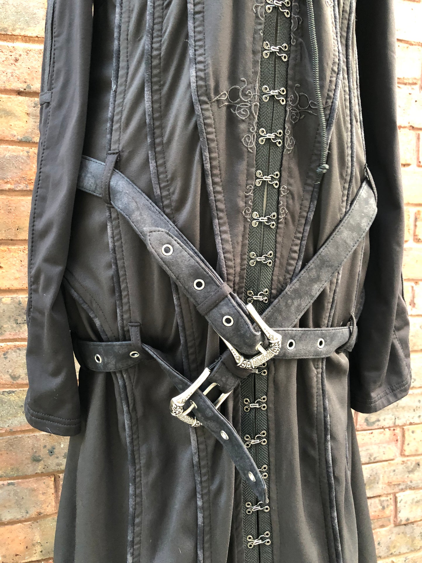 OZZ ON Strap Maxi Dress Coat with Choker