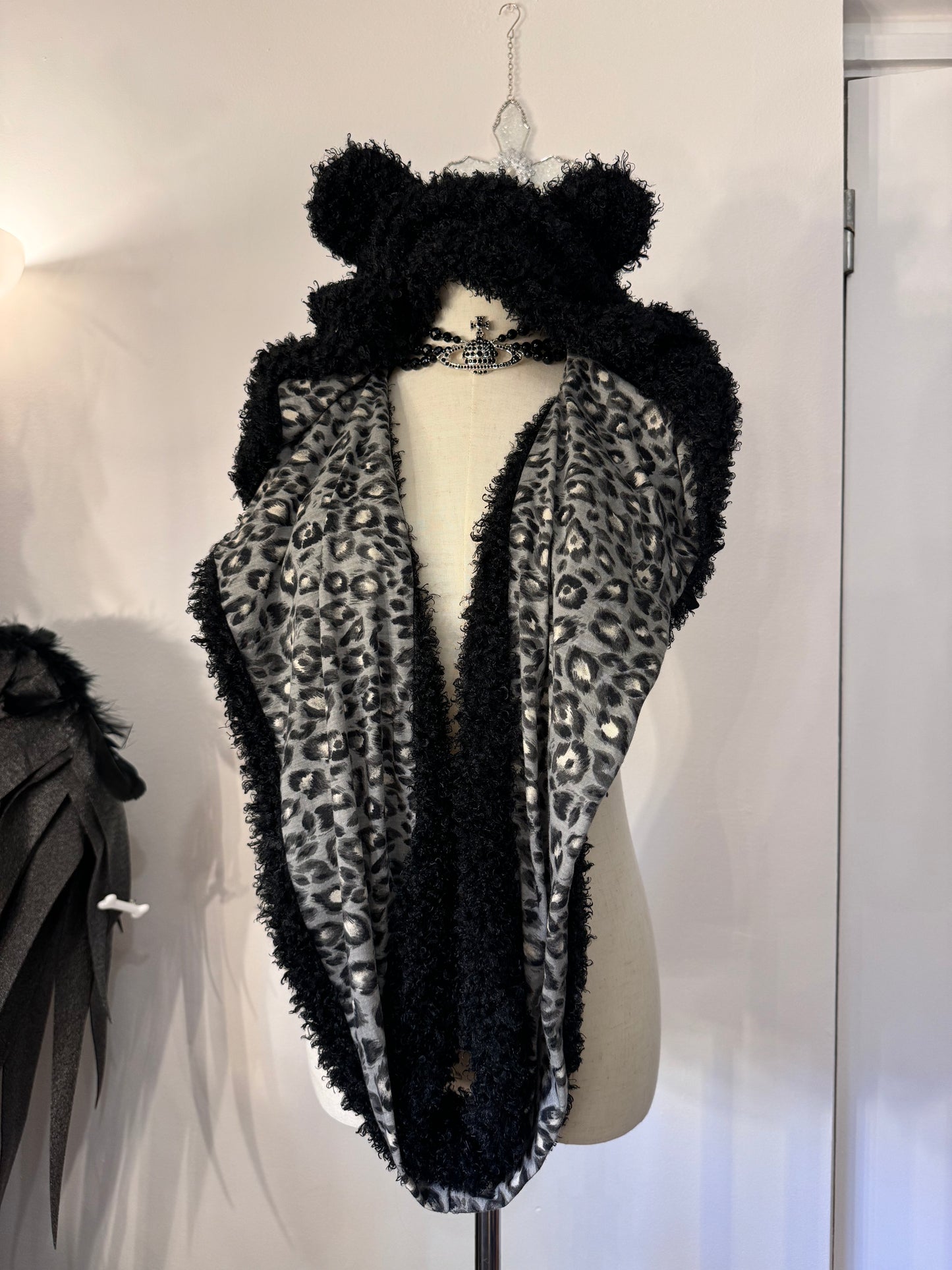 Algonquins Bear Hooded Scarf