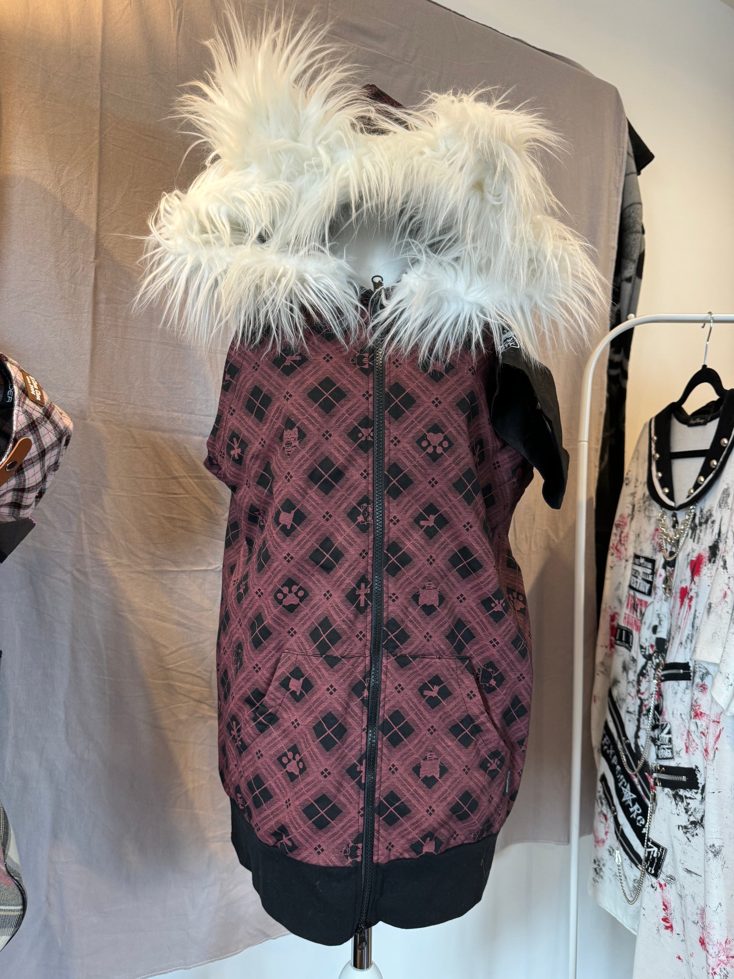 Putumayo Sleeveless Zip-Up Fur Hoodie